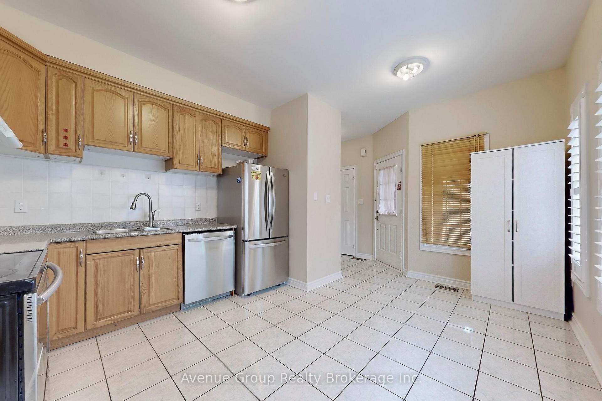 Photo 16 of 219 Milliken Meadows Drive, Markham, Milliken Mills West — HOMEH