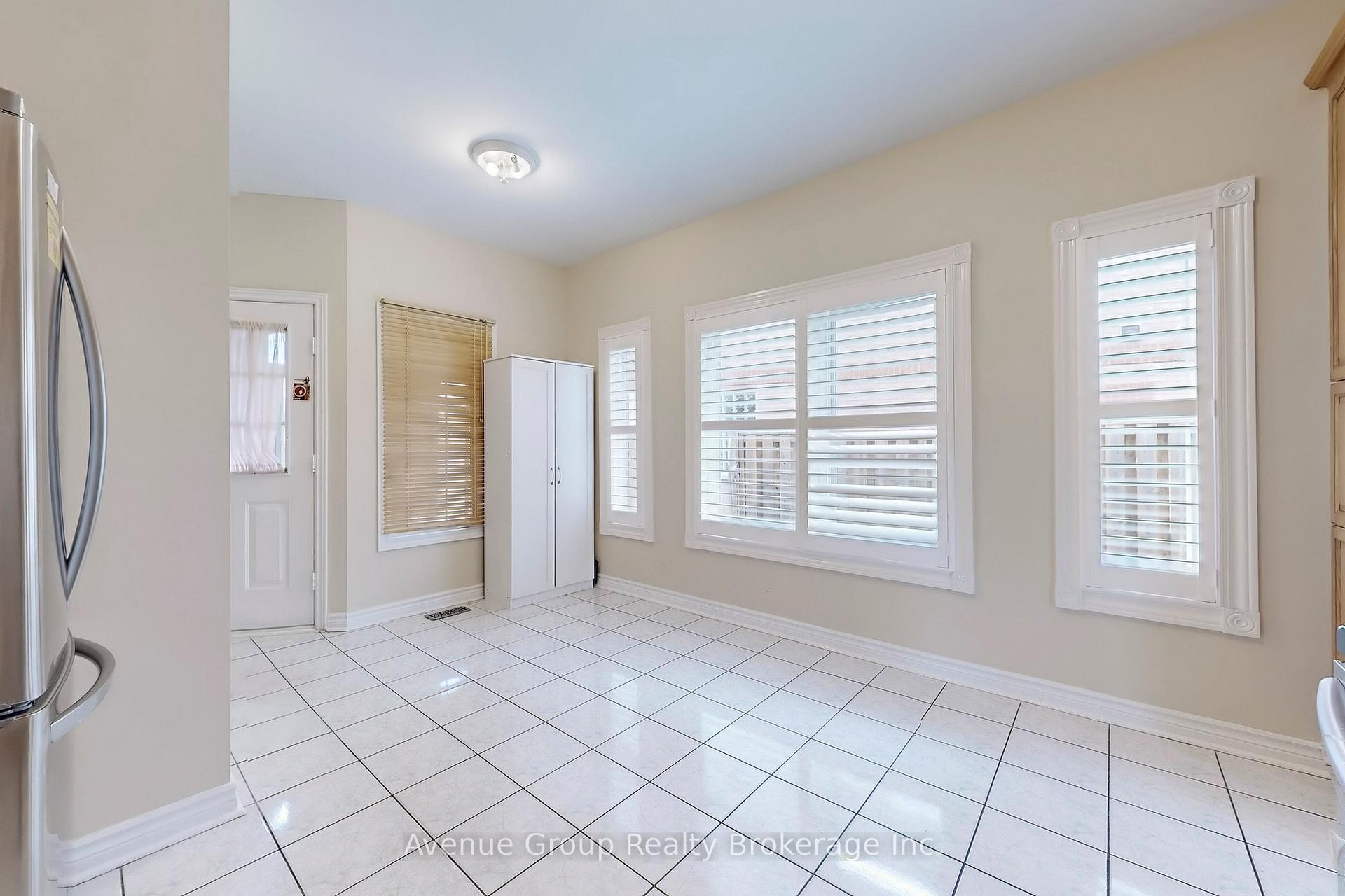 Photo 10 of 219 Milliken Meadows Drive, Markham, Milliken Mills West — HOMEH