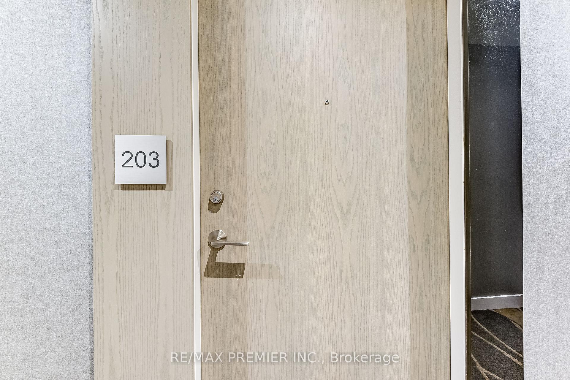 Photo 3 of Unit 203, 4800 Highway 7, Vaughan, East Woodbridge — HOMEH