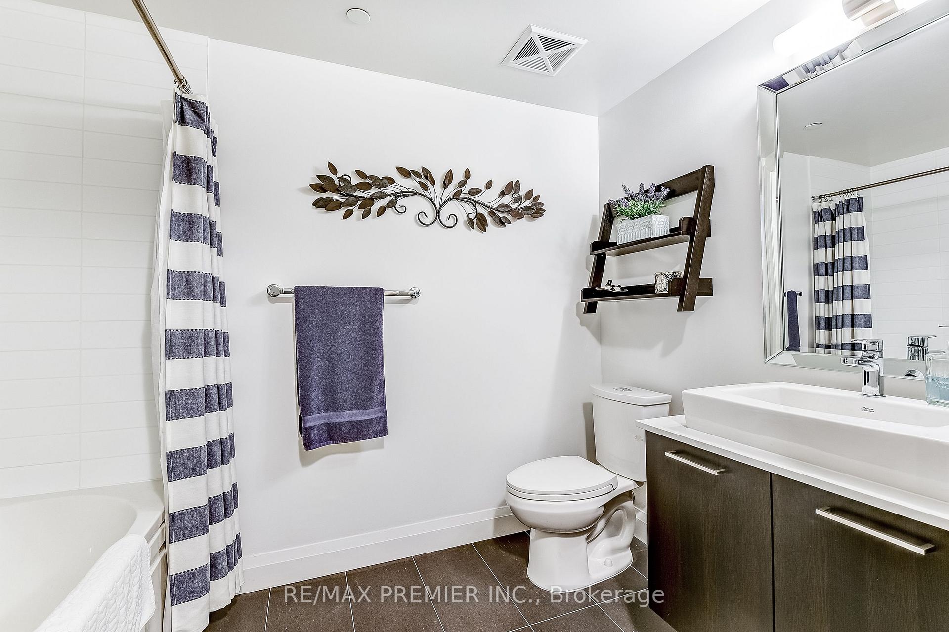 Photo 11 of Unit 203, 4800 Highway 7, Vaughan, East Woodbridge — HOMEH
