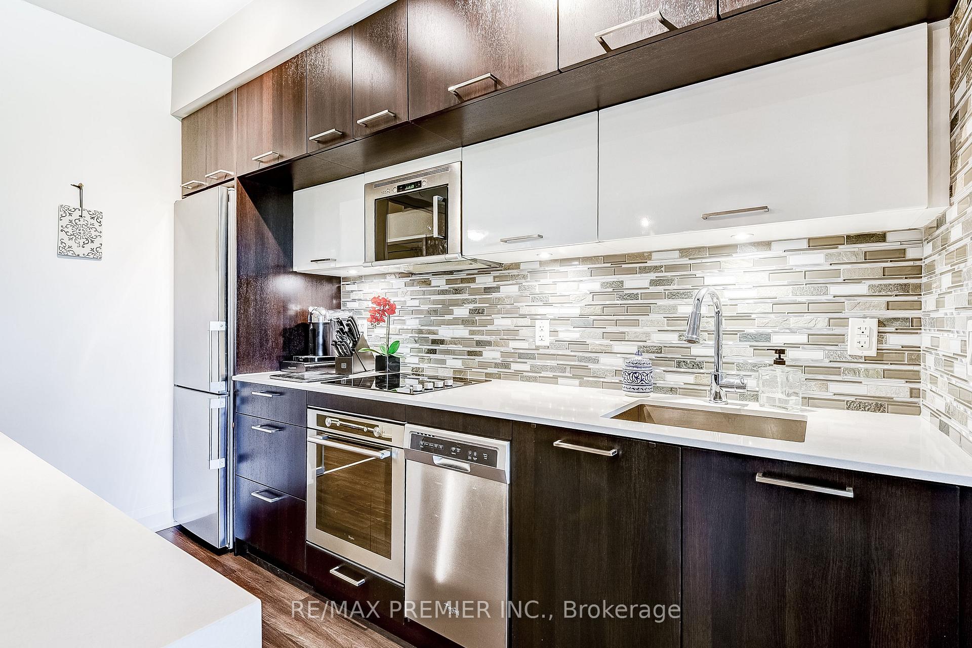 Photo 10 of Unit 203, 4800 Highway 7, Vaughan, East Woodbridge — HOMEH