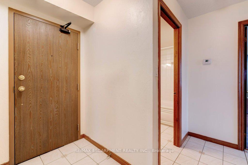 Photo 3 of Unit 408, 99 Donn Avenue, Hamilton, Stoney Creek — HOMEH