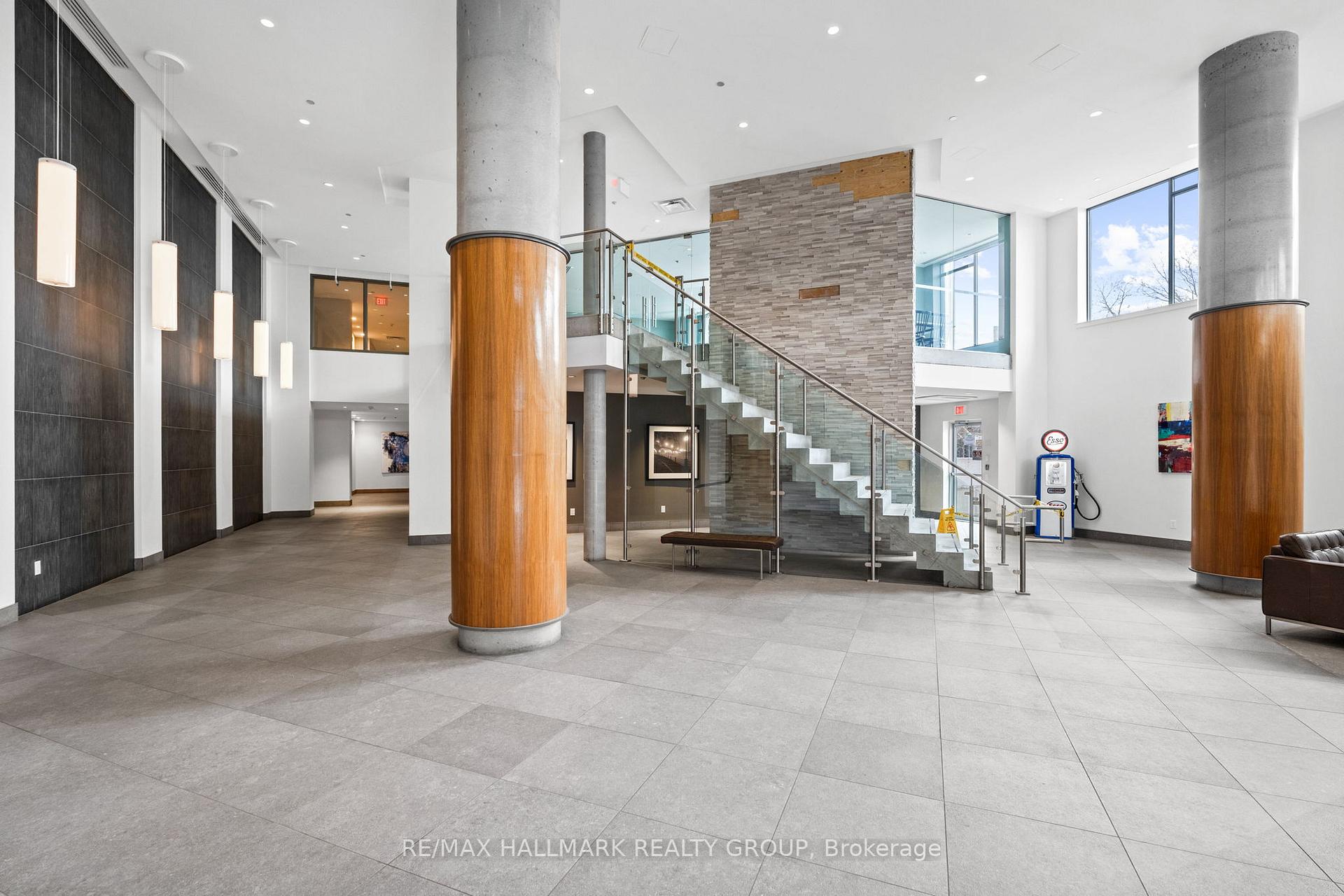 Photo 10 of Unit 401, 7 Marquette Avenue, Ottawa, Vanier — HOMEH