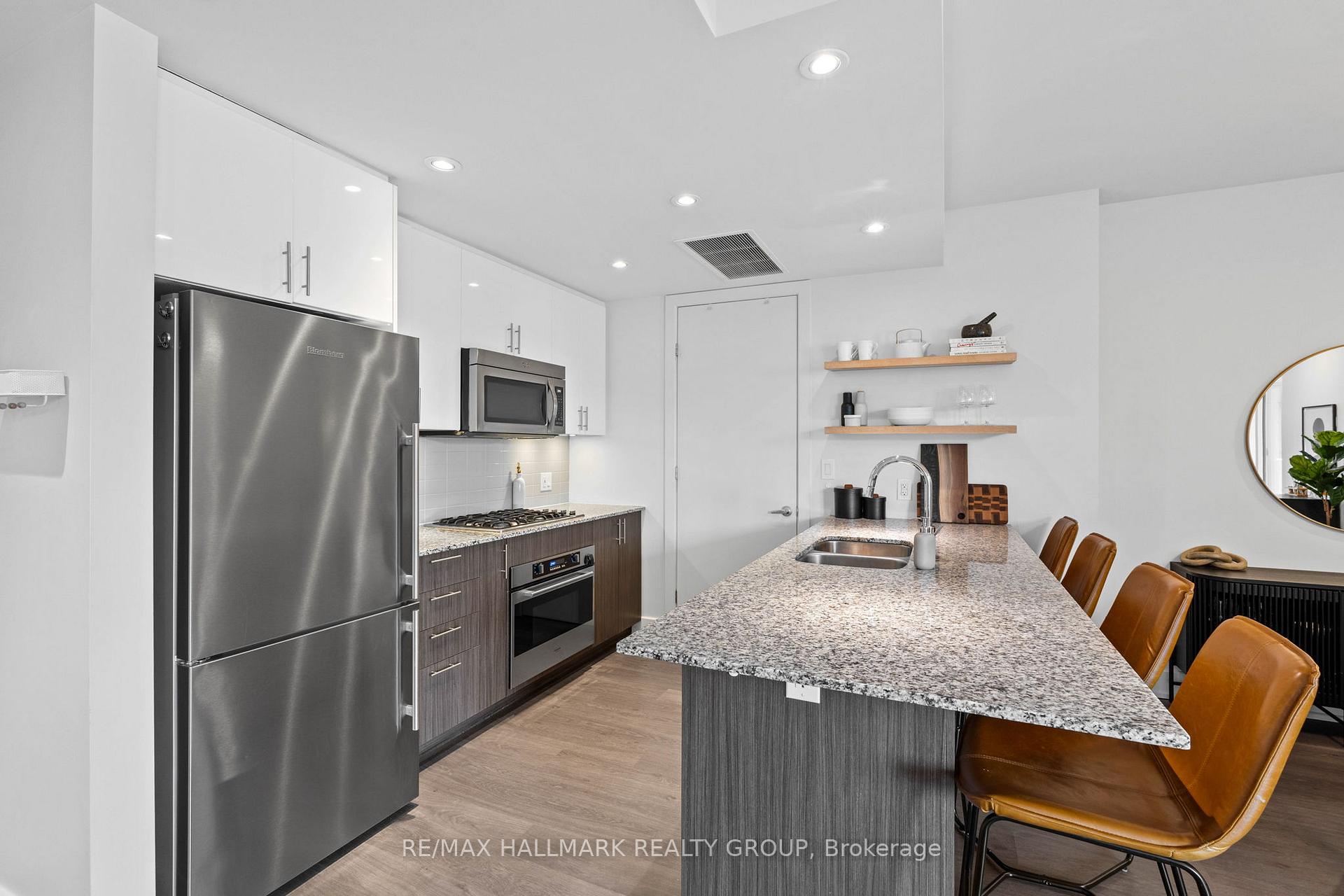 Photo 14 of Unit 401, 7 Marquette Avenue, Ottawa, Vanier — HOMEH