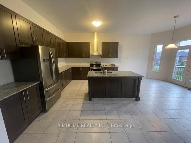 Photo 16 of 14 Warren Mcbride Crescent, Aurora, Rural Aurora — HOMEH