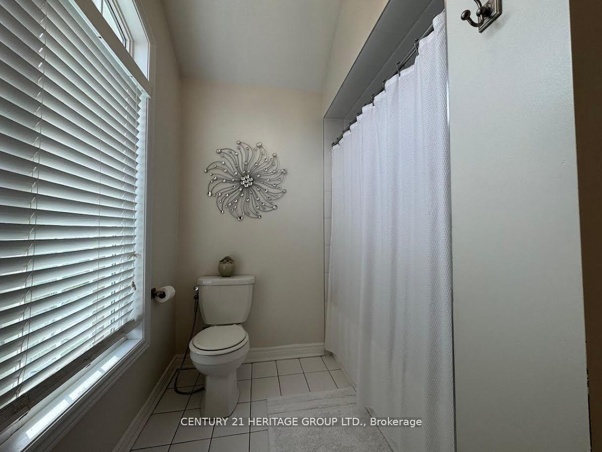 Photo 5 of Unit Main, 135 Black Maple Crescent, Vaughan, Patterson — HOMEH