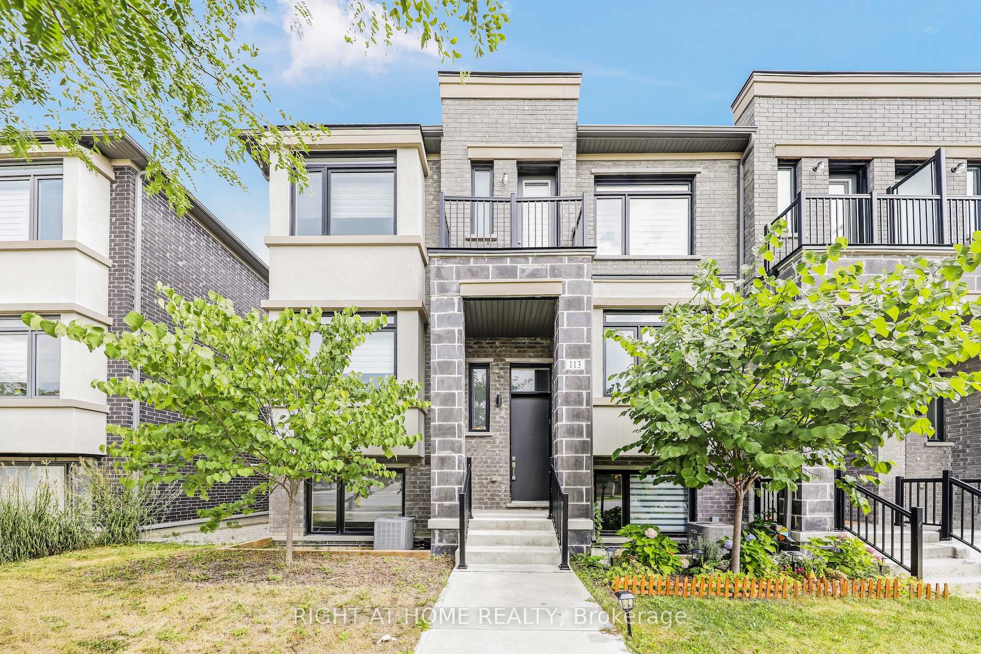 Photo 1 of 113 Crimson Forest Drive, Vaughan, Patterson — HOMEH