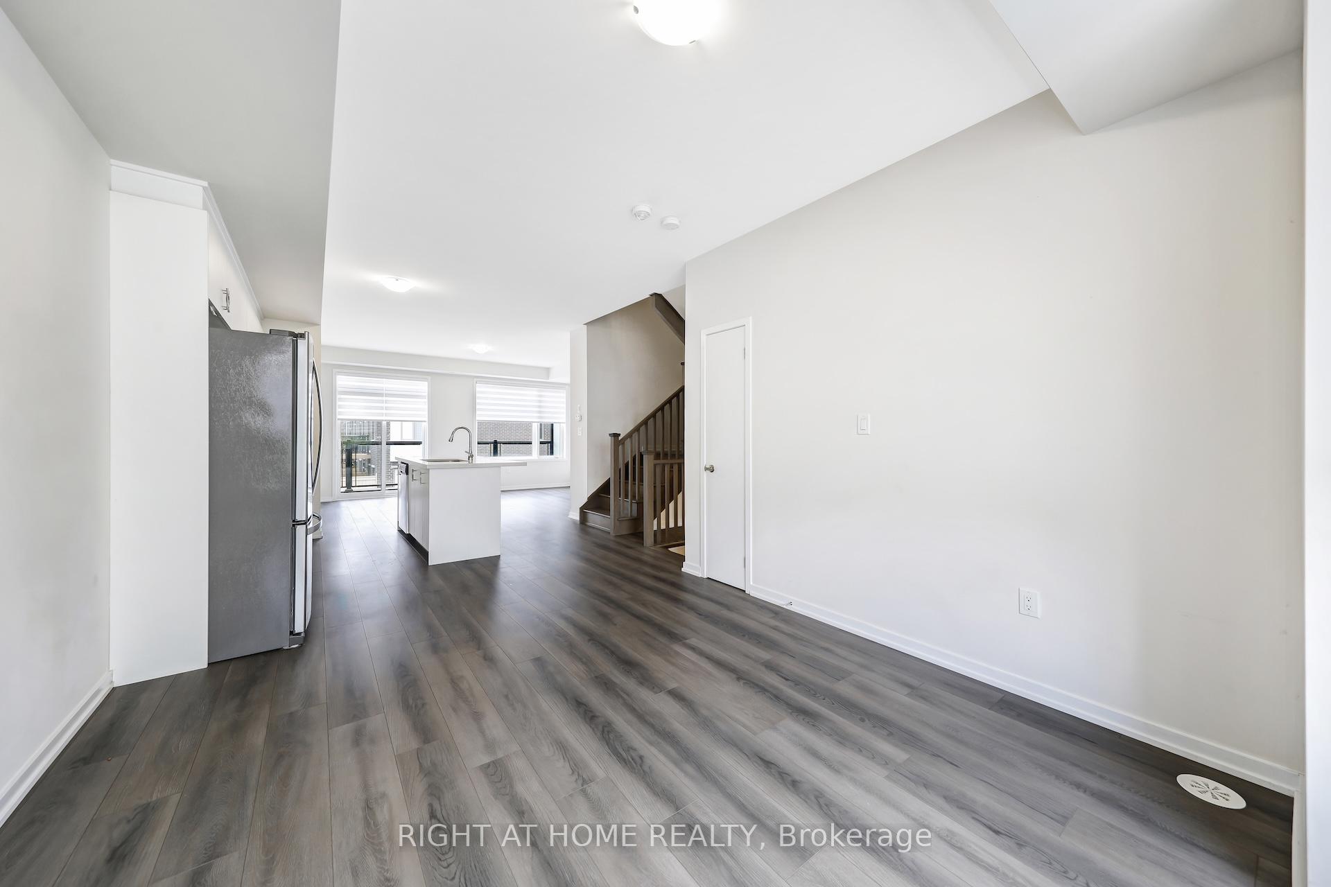 Photo 6 of 113 Crimson Forest Drive, Vaughan, Patterson — HOMEH