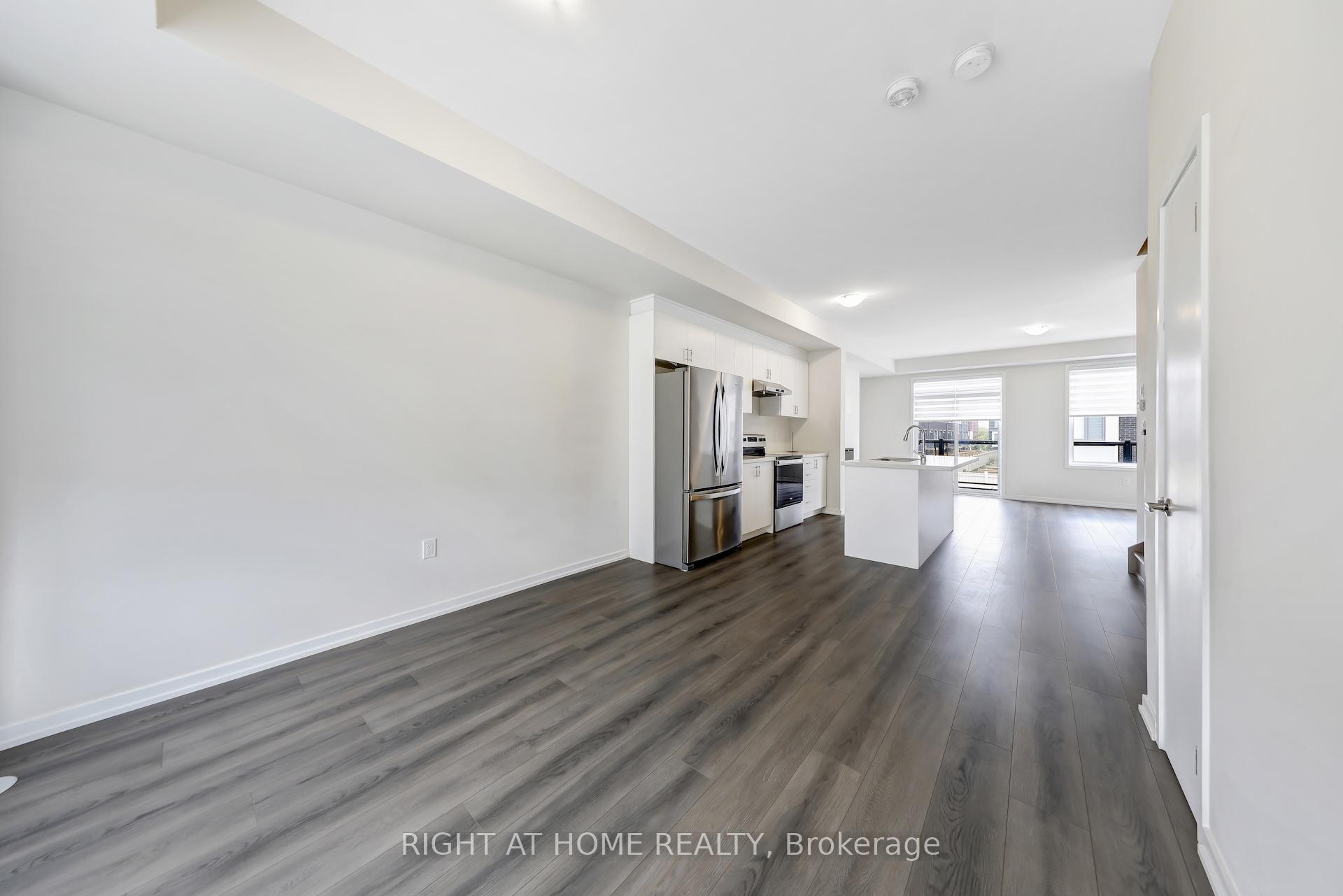 Photo 5 of 113 Crimson Forest Drive, Vaughan, Patterson — HOMEH
