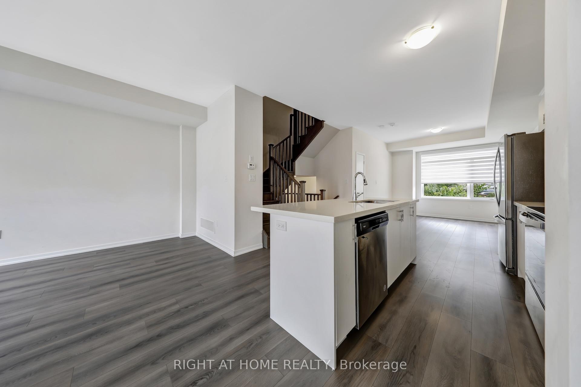Photo 21 of 113 Crimson Forest Drive, Vaughan, Patterson — HOMEH