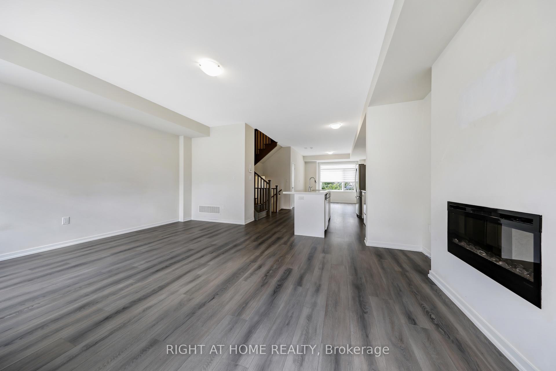 Photo 15 of 113 Crimson Forest Drive, Vaughan, Patterson — HOMEH