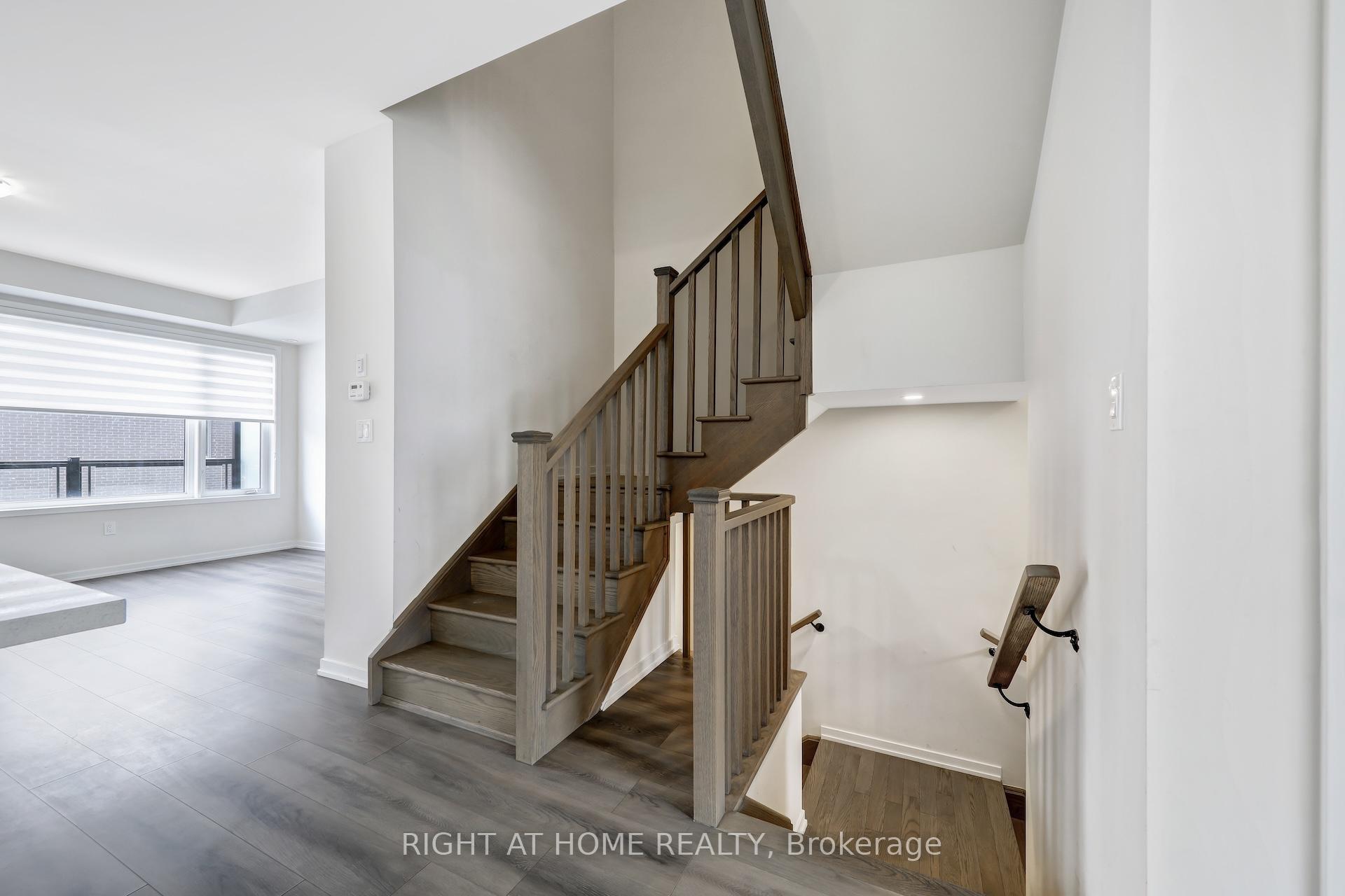 Photo 8 of 113 Crimson Forest Drive, Vaughan, Patterson — HOMEH