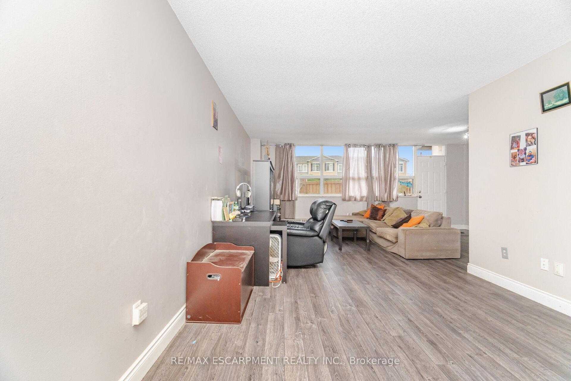 Photo 3 of Unit 14, 15 Albright Road, Hamilton, Vincent — HOMEH