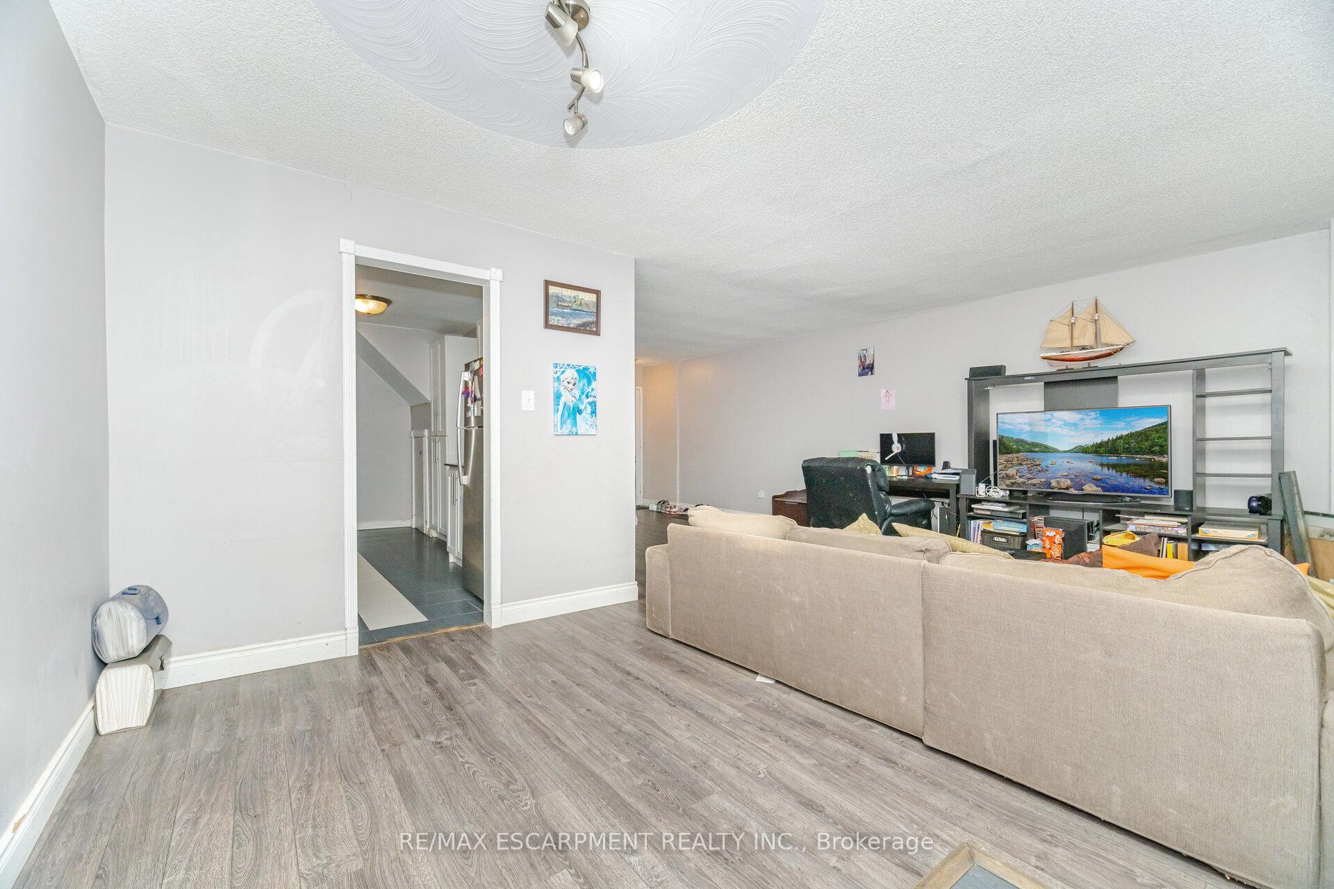 Photo 17 of Unit 14, 15 Albright Road, Hamilton, Vincent — HOMEH