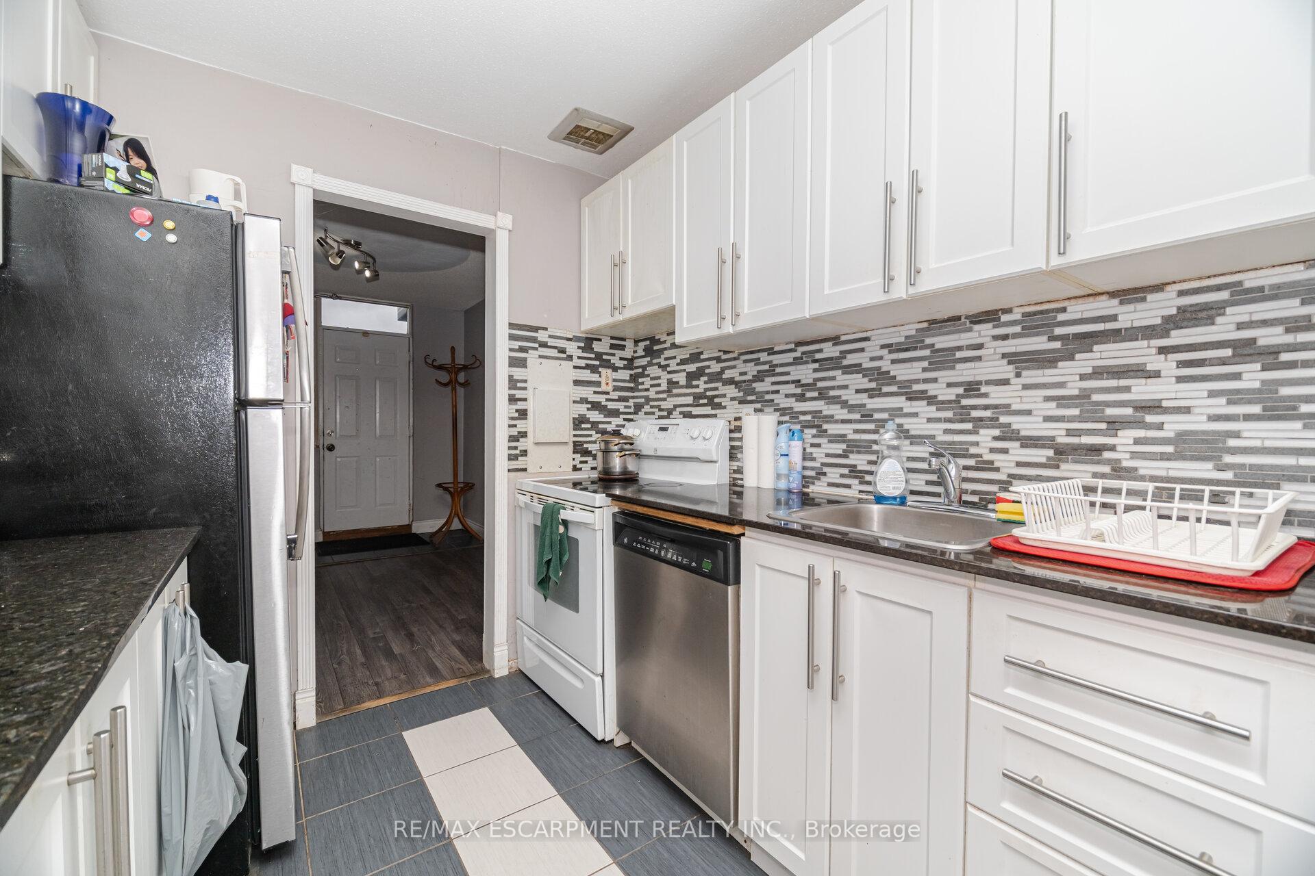 Photo 14 of Unit 14, 15 Albright Road, Hamilton, Vincent — HOMEH