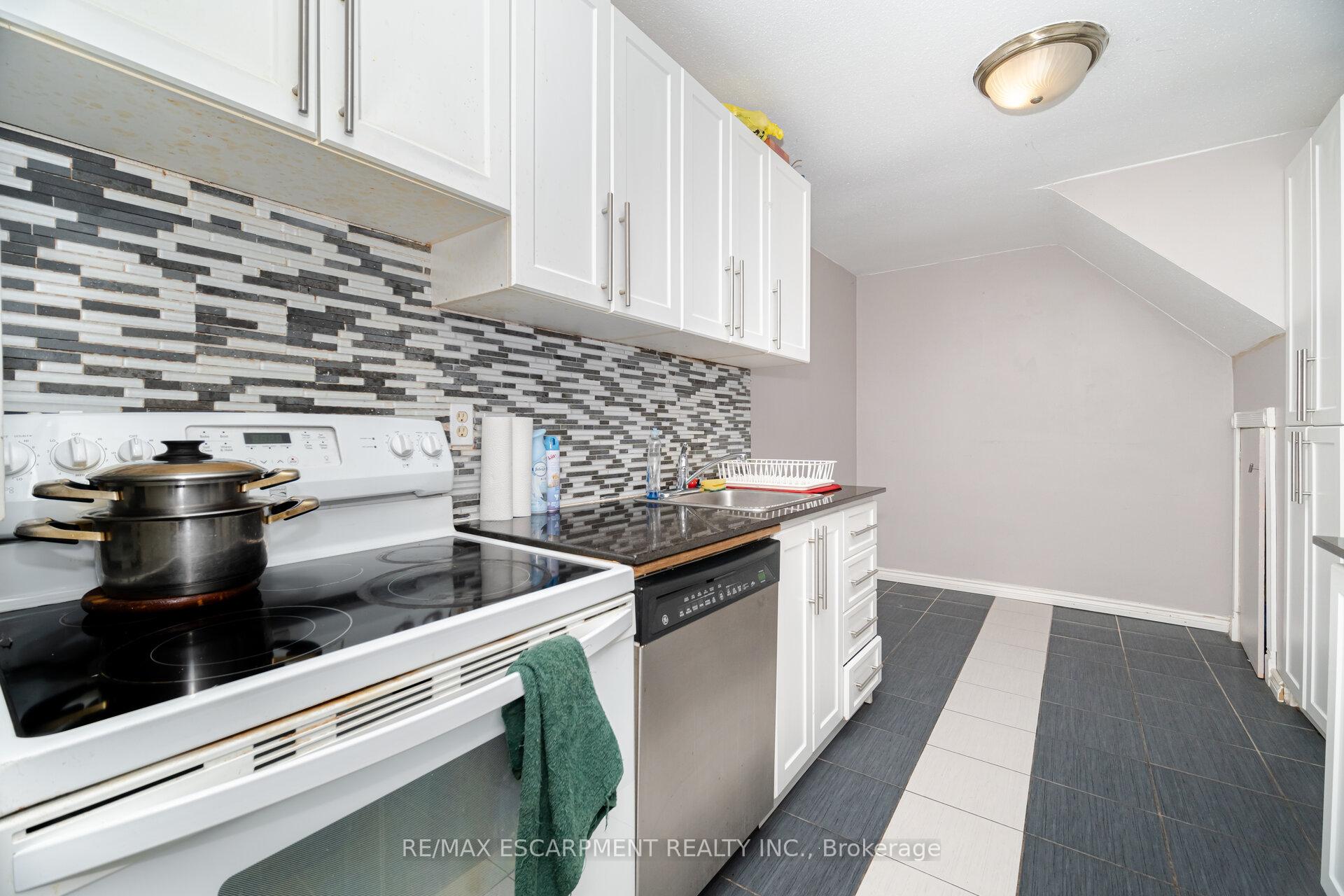 Photo 30 of Unit 14, 15 Albright Road, Hamilton, Vincent — HOMEH