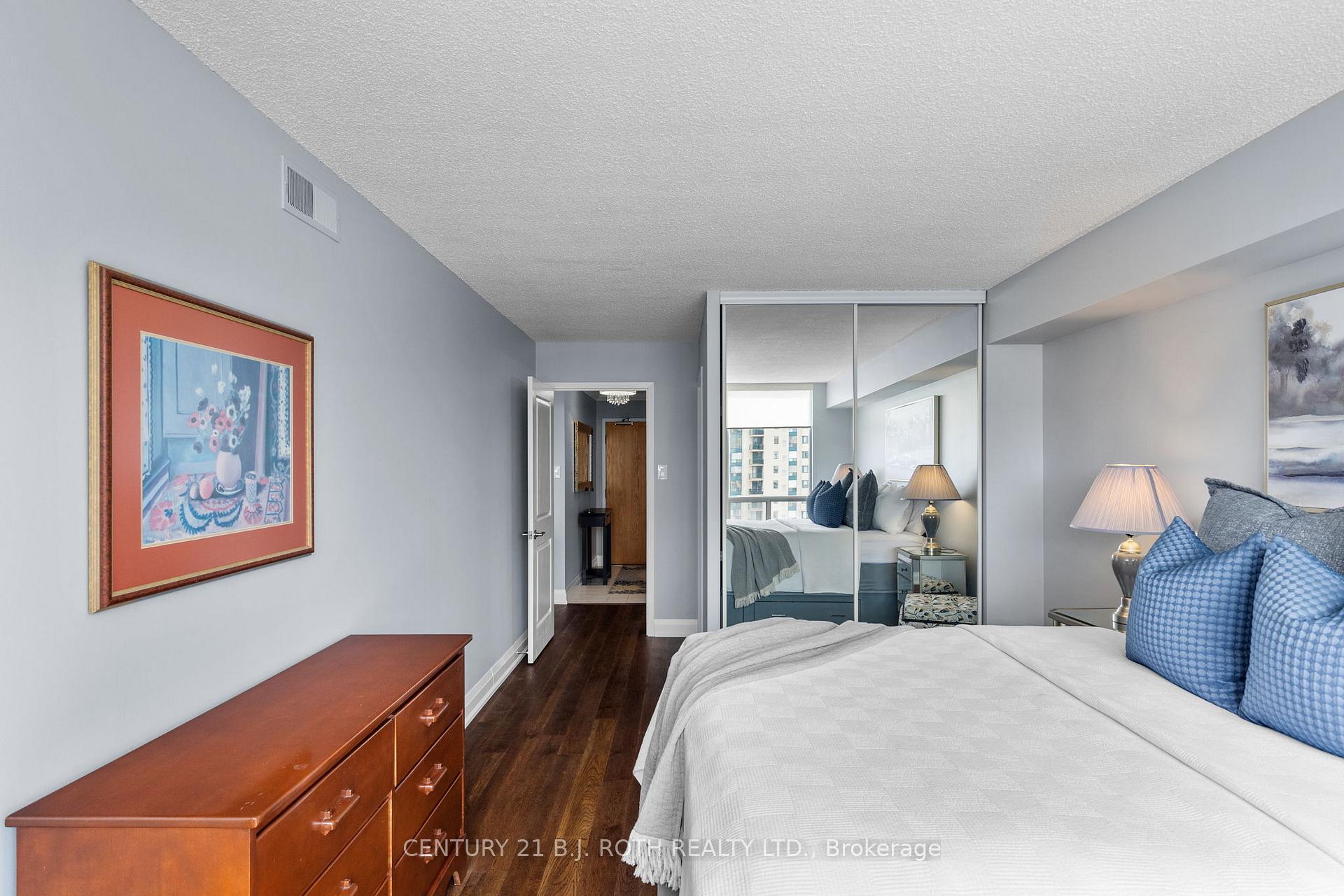 Photo 15 of Unit 808, 65 Ellen Street, Barrie, Lakeshore — HOMEH