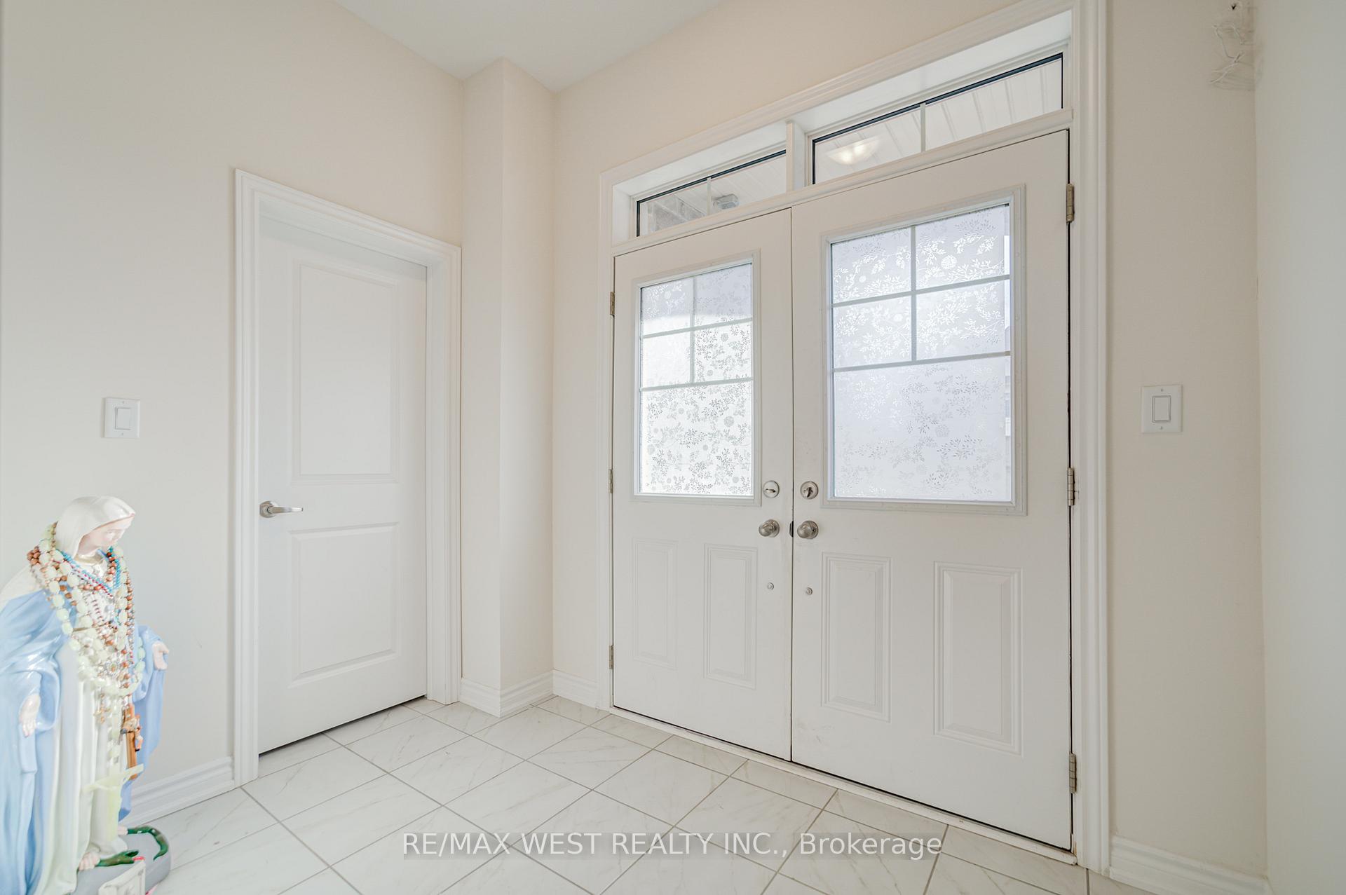 Photo 2 of 2171 Grainger Loop, Innisfil, Alcona — HOMEH