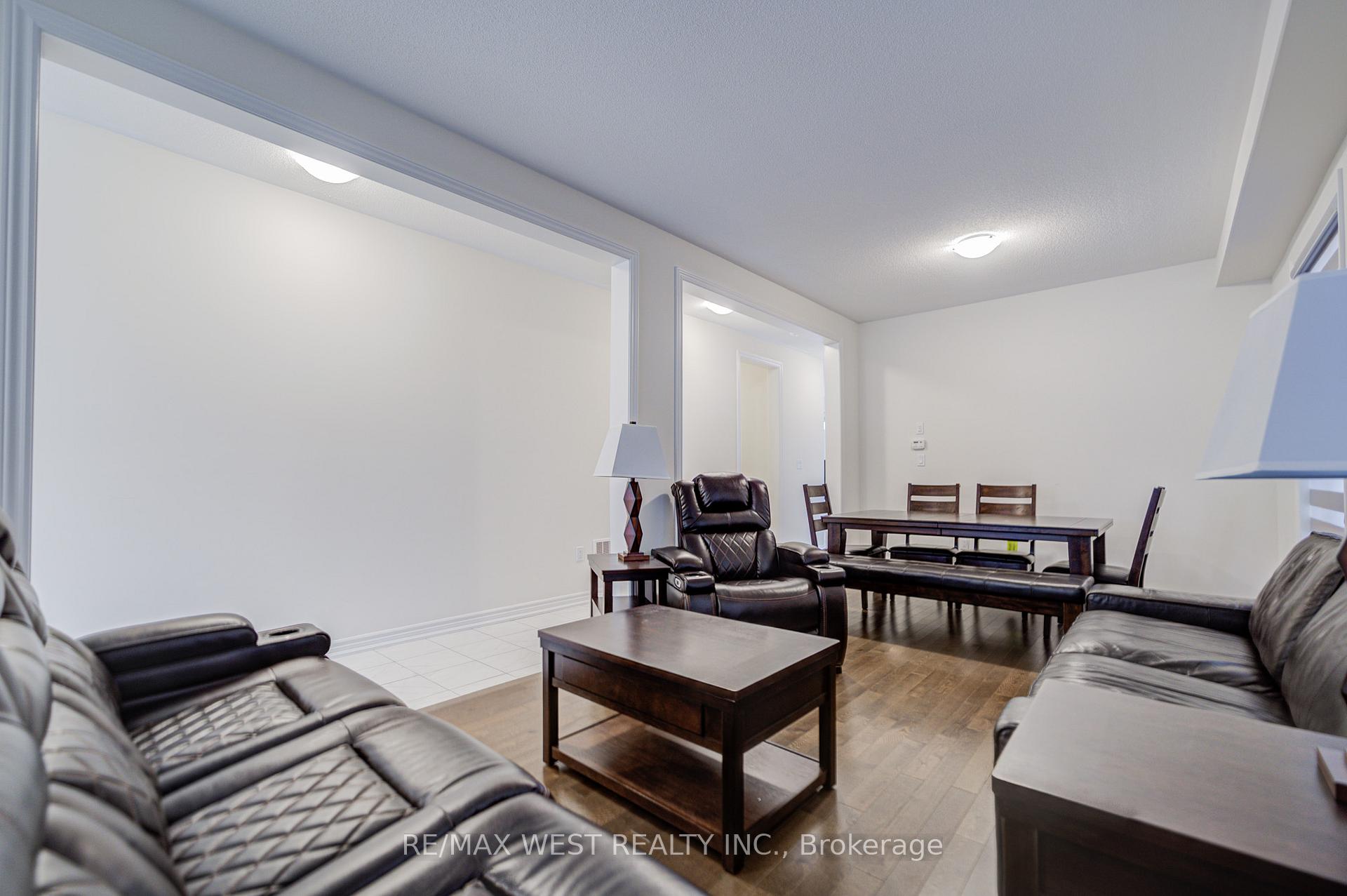 Photo 3 of 2171 Grainger Loop, Innisfil, Alcona — HOMEH