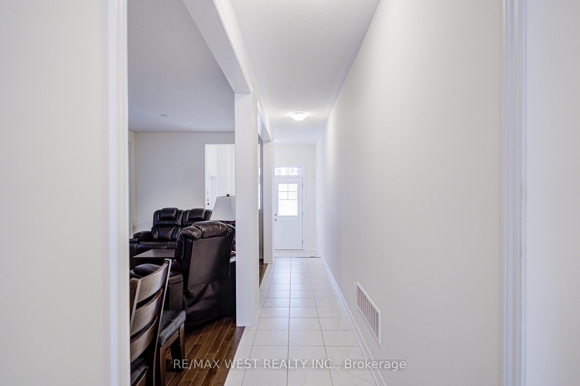 Photo 8 of 2171 Grainger Loop, Innisfil, Alcona — HOMEH