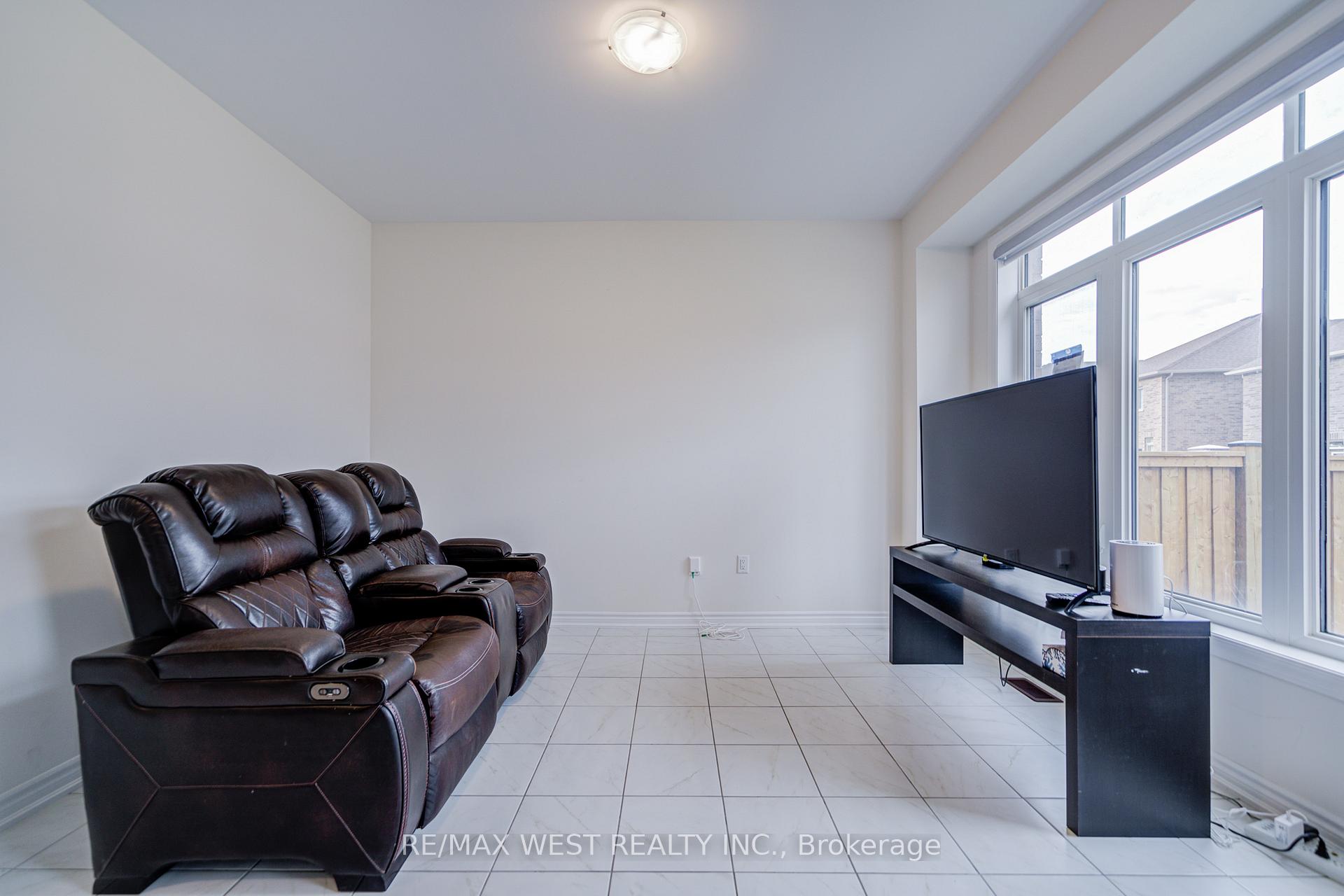 Photo 12 of 2171 Grainger Loop, Innisfil, Alcona — HOMEH
