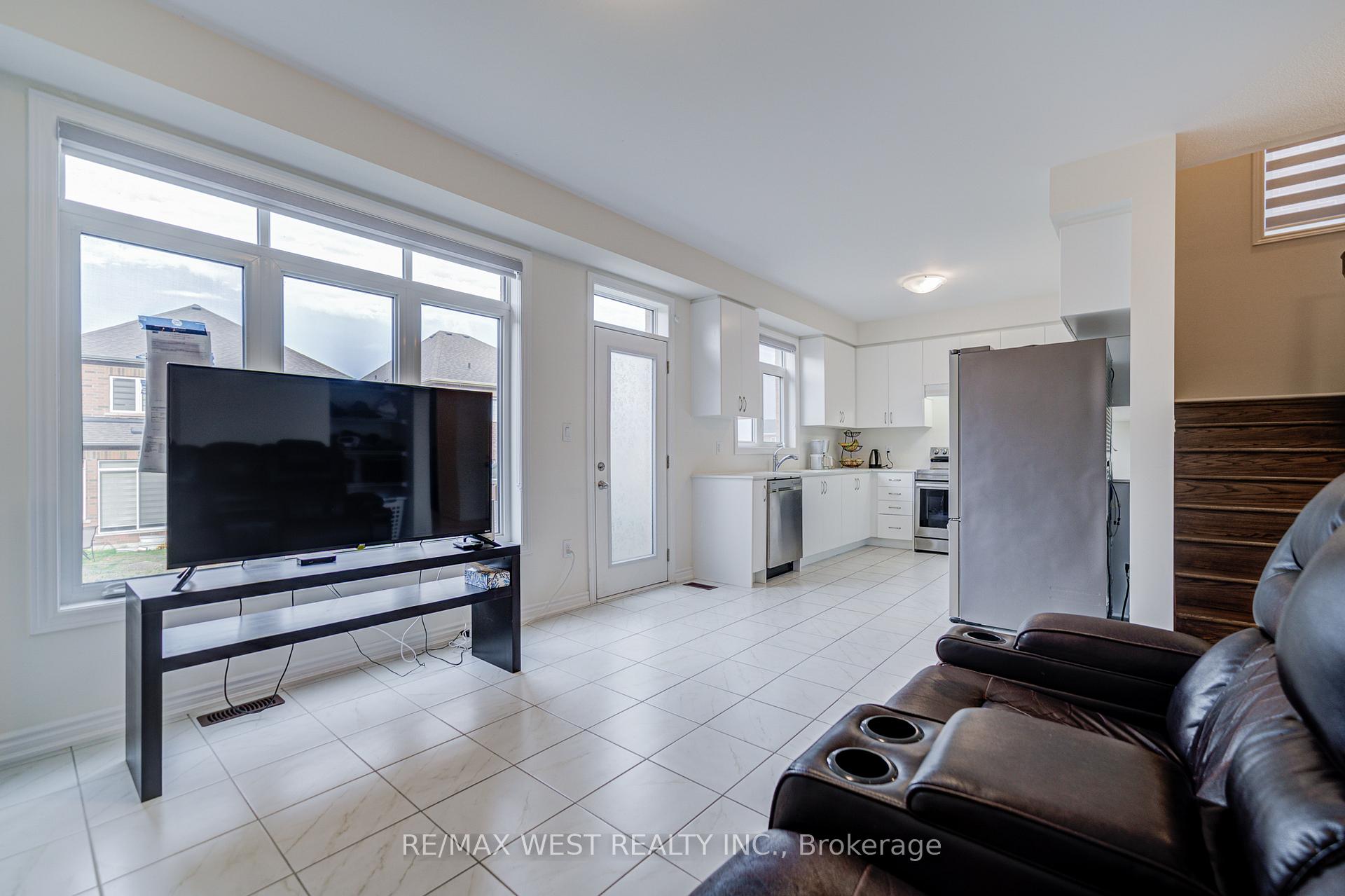 Photo 26 of 2171 Grainger Loop, Innisfil, Alcona — HOMEH