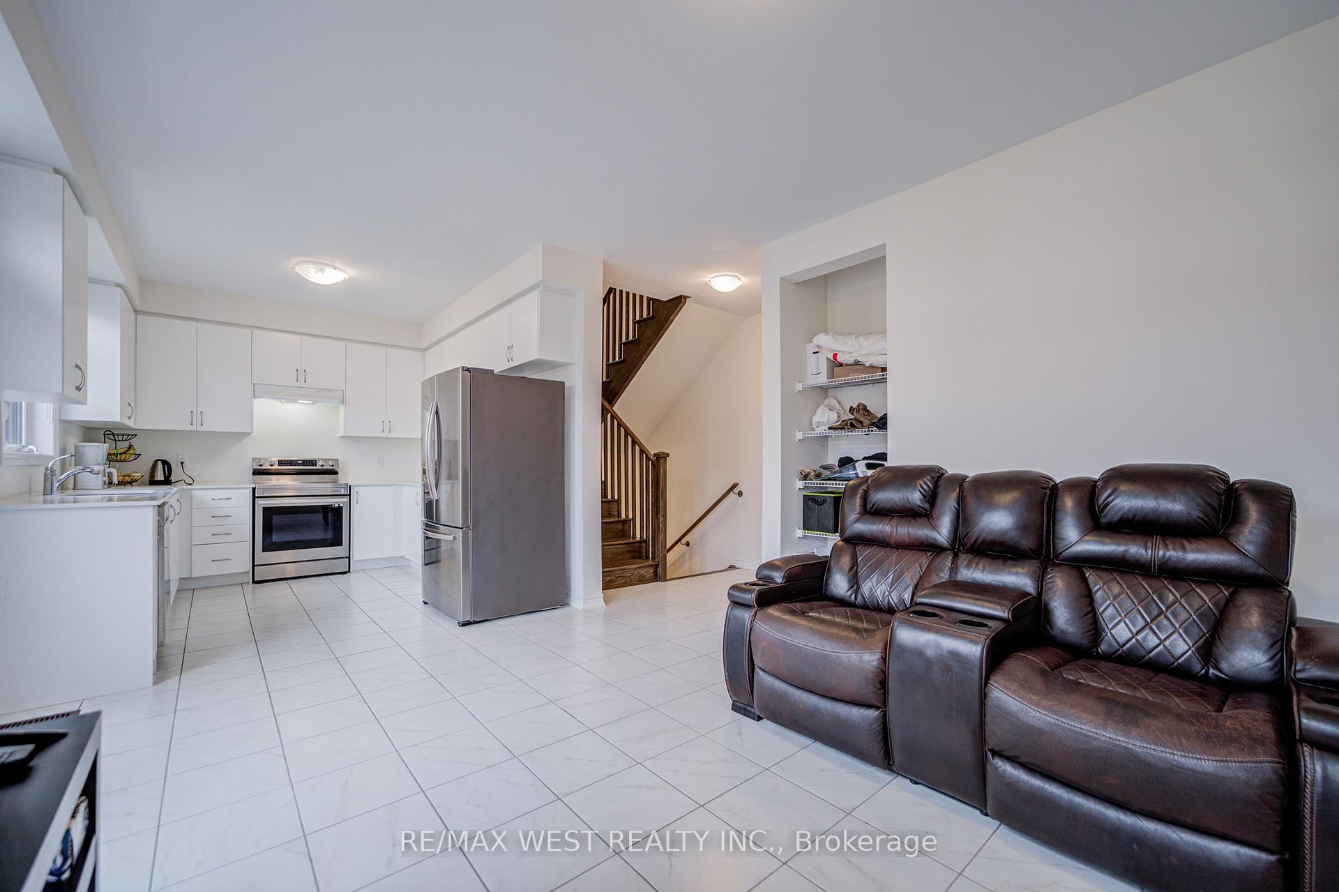 Photo 18 of 2171 Grainger Loop, Innisfil, Alcona — HOMEH