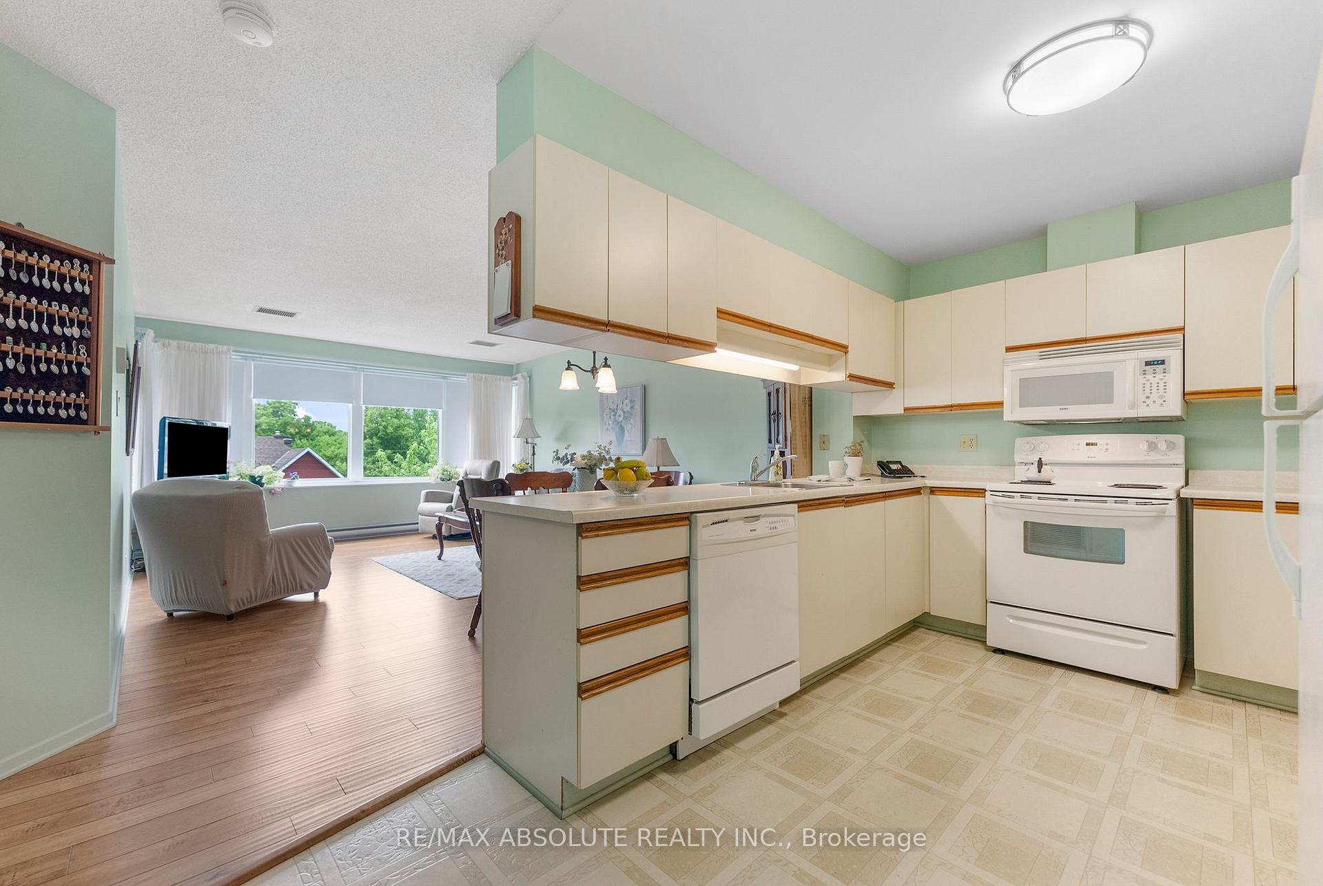 Photo 3 of Unit 301, 124 Daniel Street, Arnprior — HOMEH