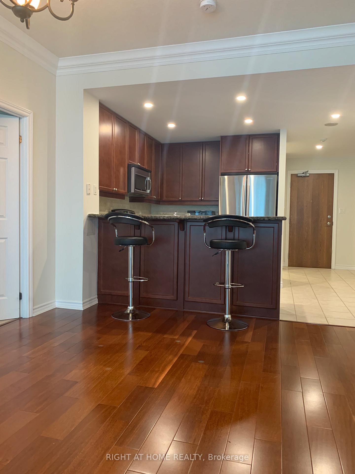 Photo 24 of Unit 504, 37 Ellen Street, Barrie, Lakeshore — HOMEH