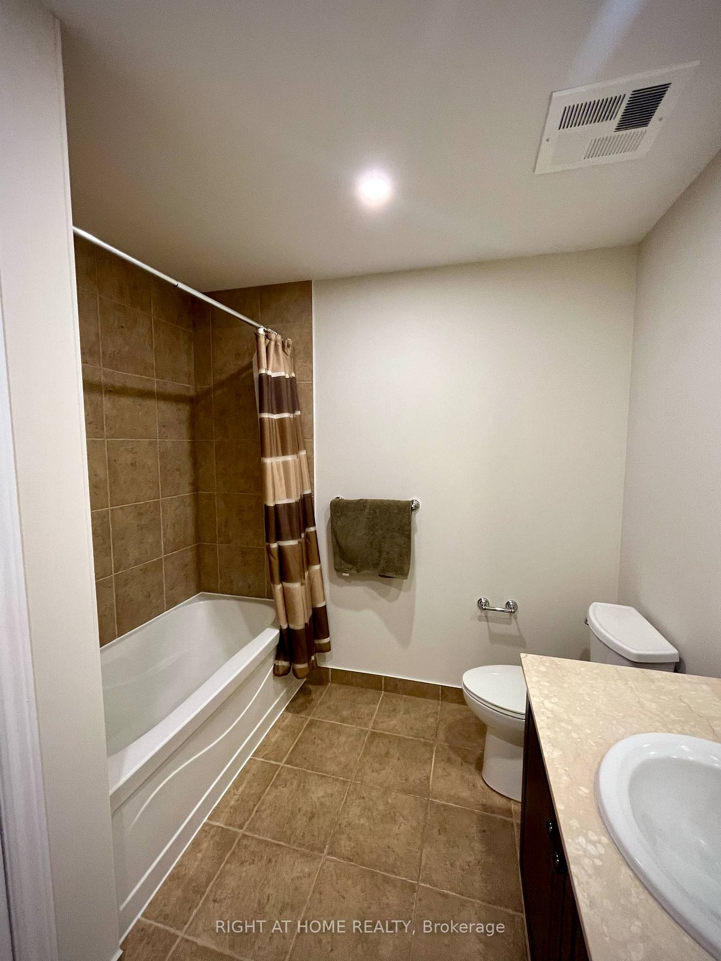 Photo 25 of Unit 504, 37 Ellen Street, Barrie, Lakeshore — HOMEH