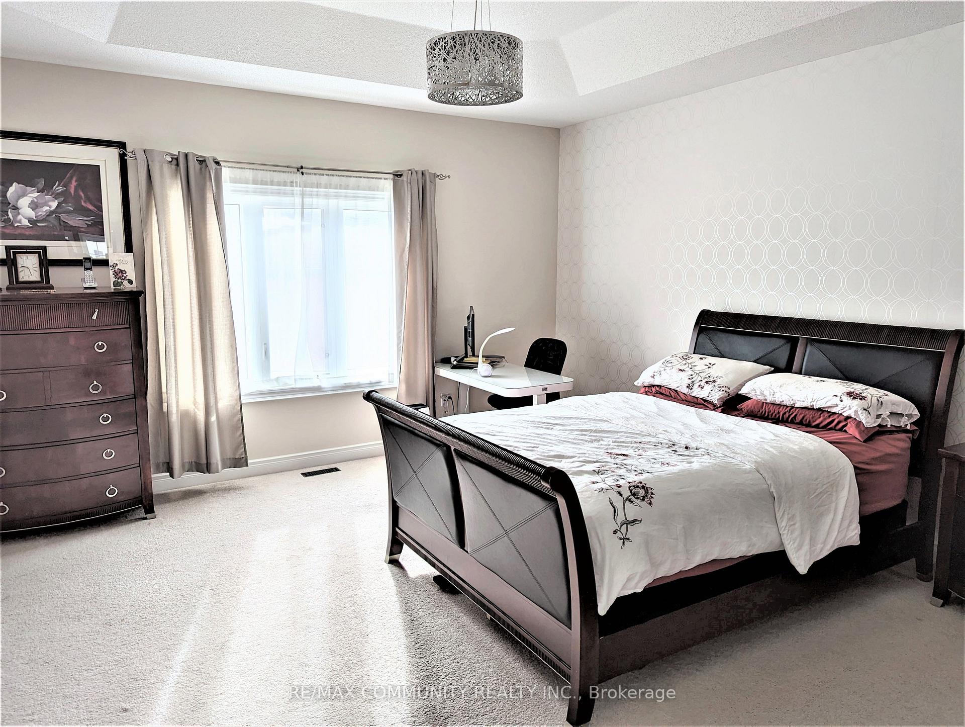 Photo 3 of 57 Hua Du Avenue, Markham, Berczy — HOMEH