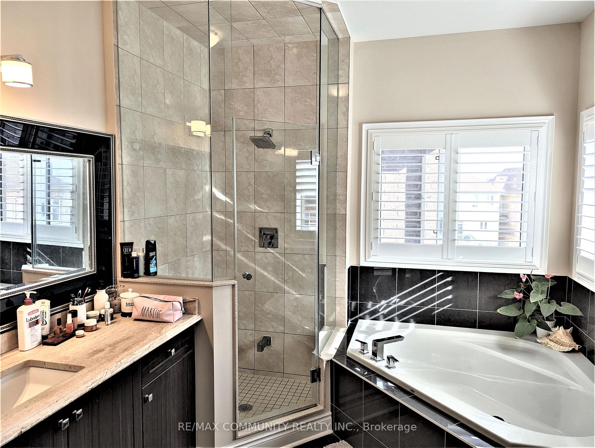 Photo 13 of 57 Hua Du Avenue, Markham, Berczy — HOMEH