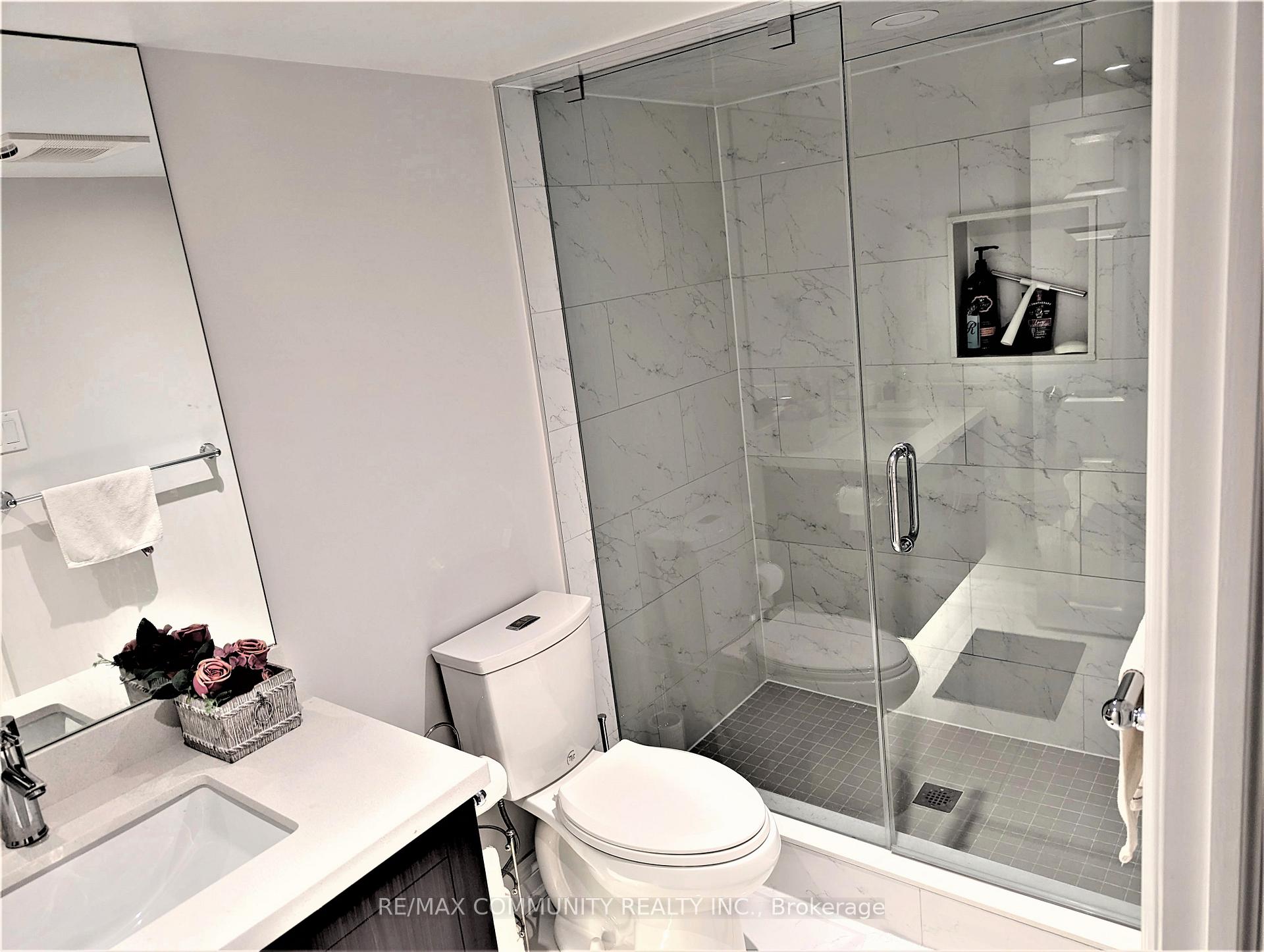 Photo 6 of 57 Hua Du Avenue, Markham, Berczy — HOMEH