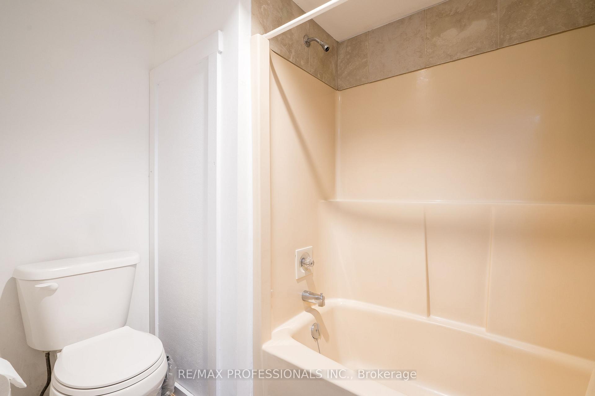 Photo 13 of Unit 721, 11 Dawson Drive, Collingwood — HOMEH