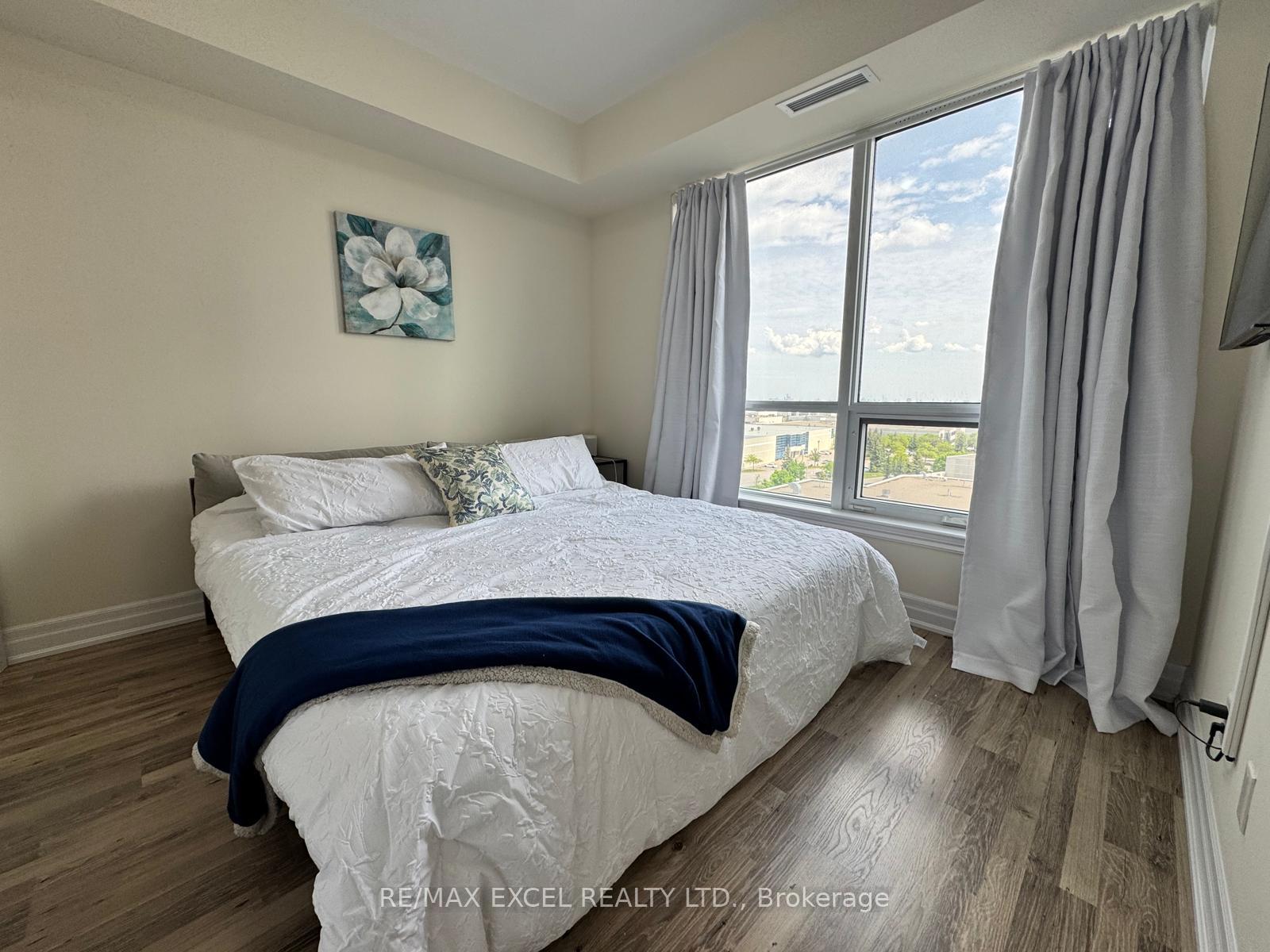 Photo 8 of Unit 705, 9075 Jane Street, Vaughan, Concord — HOMEH