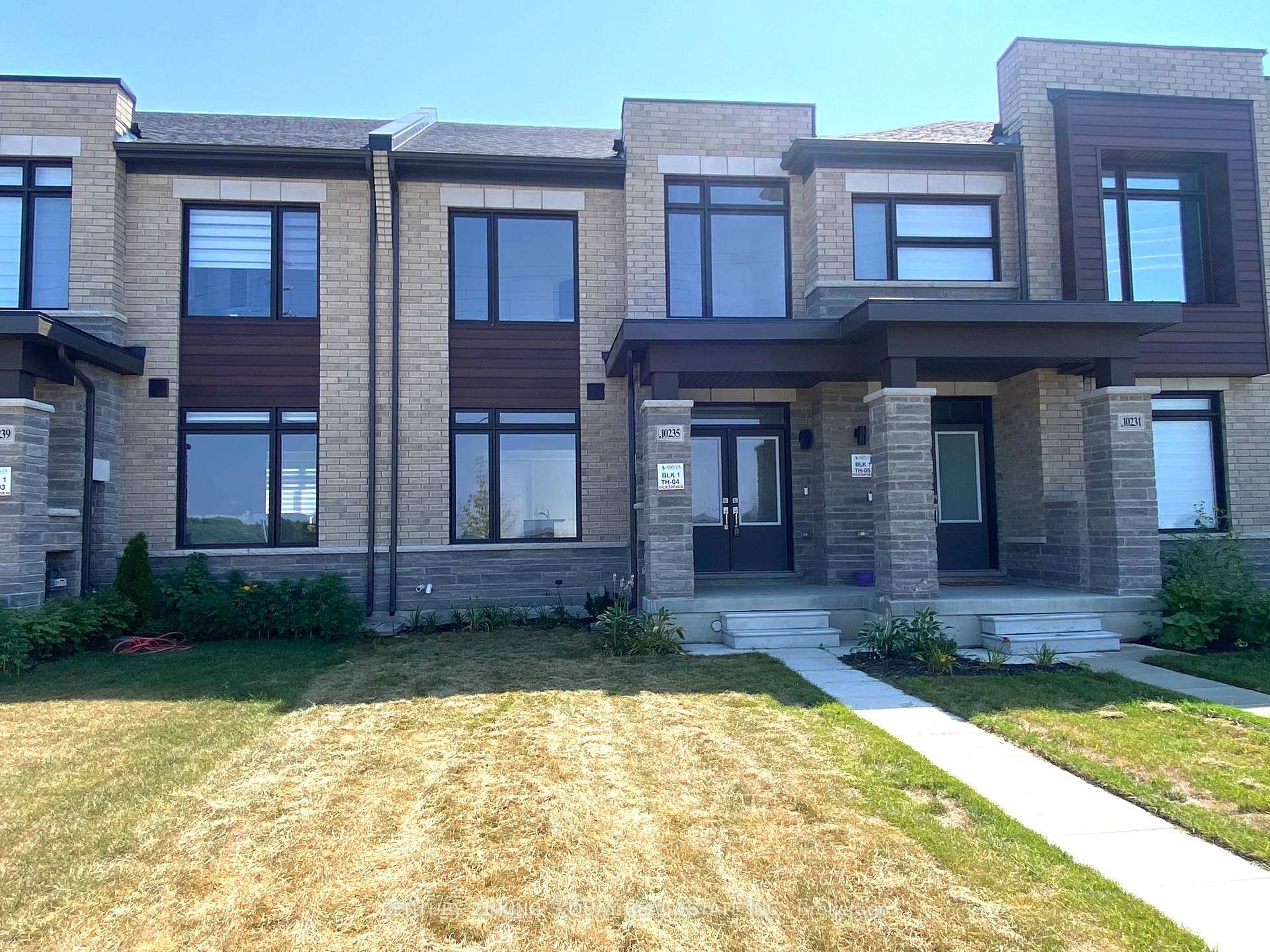 Photo 1 of 10235 Huntington Road, Vaughan, Kleinburg — HOMEH