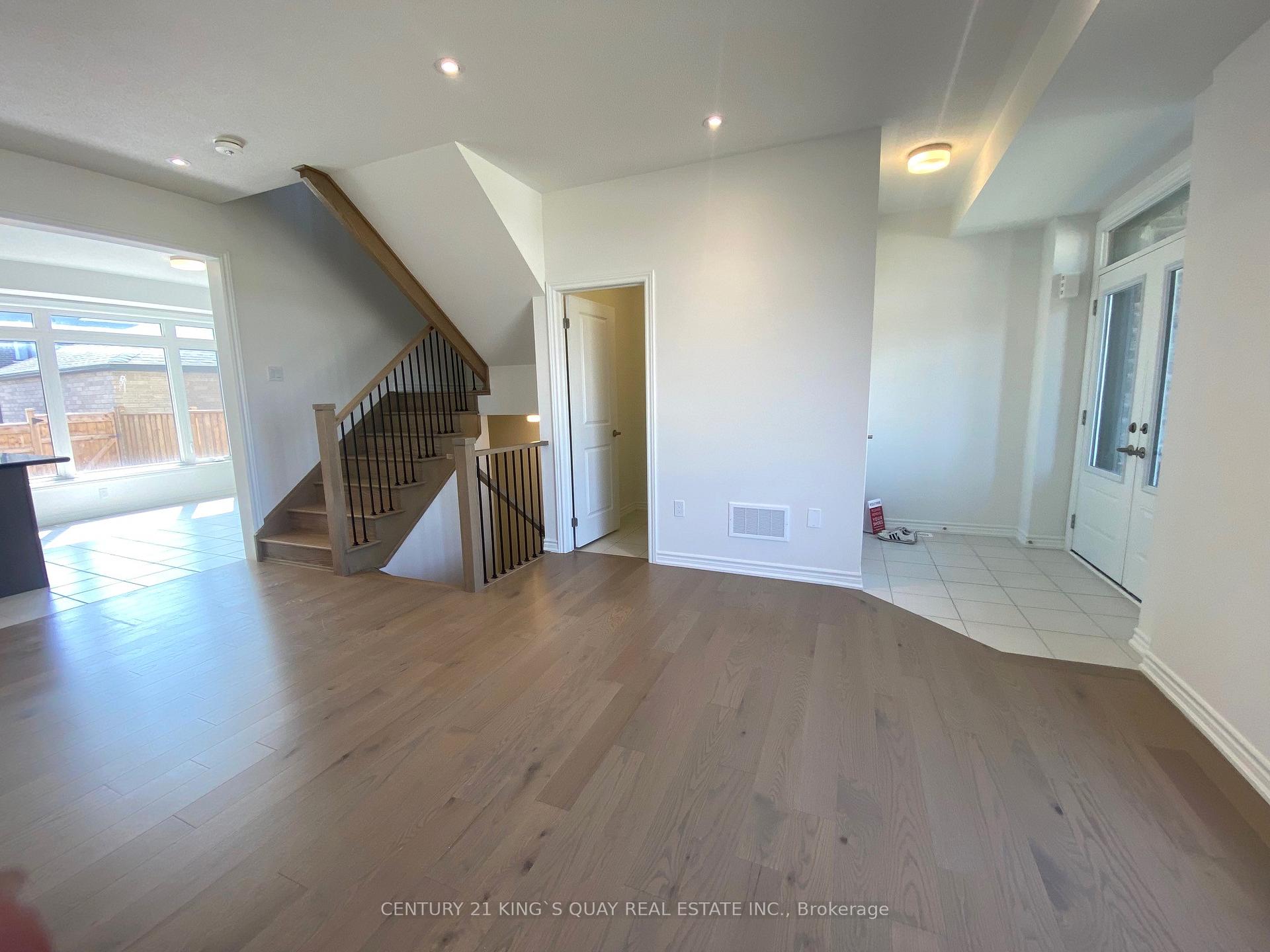 Photo 14 of 10235 Huntington Road, Vaughan, Kleinburg — HOMEH