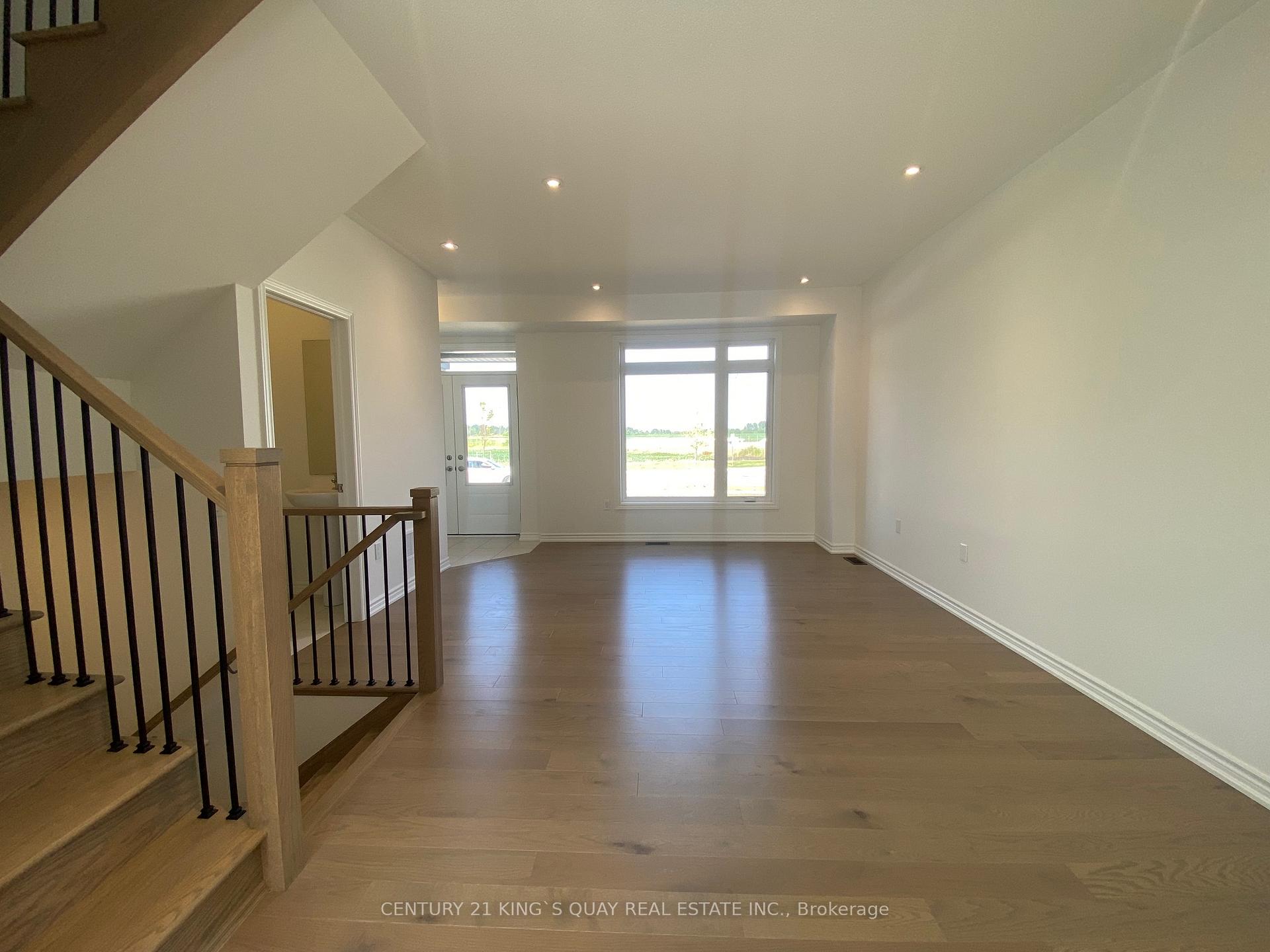 Photo 10 of 10235 Huntington Road, Vaughan, Kleinburg — HOMEH