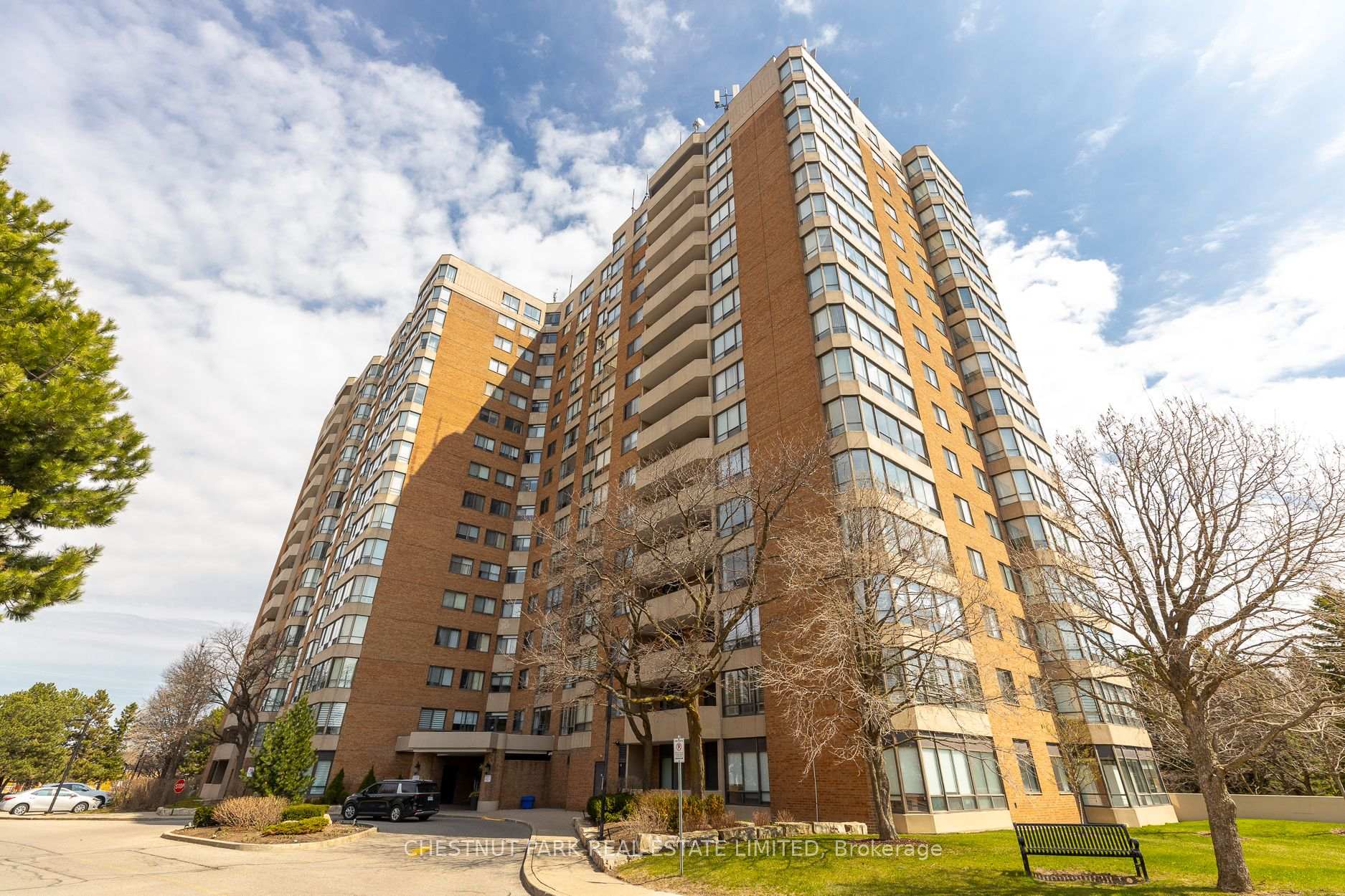 Front of Unit 1109, 7601 Bathurst Street