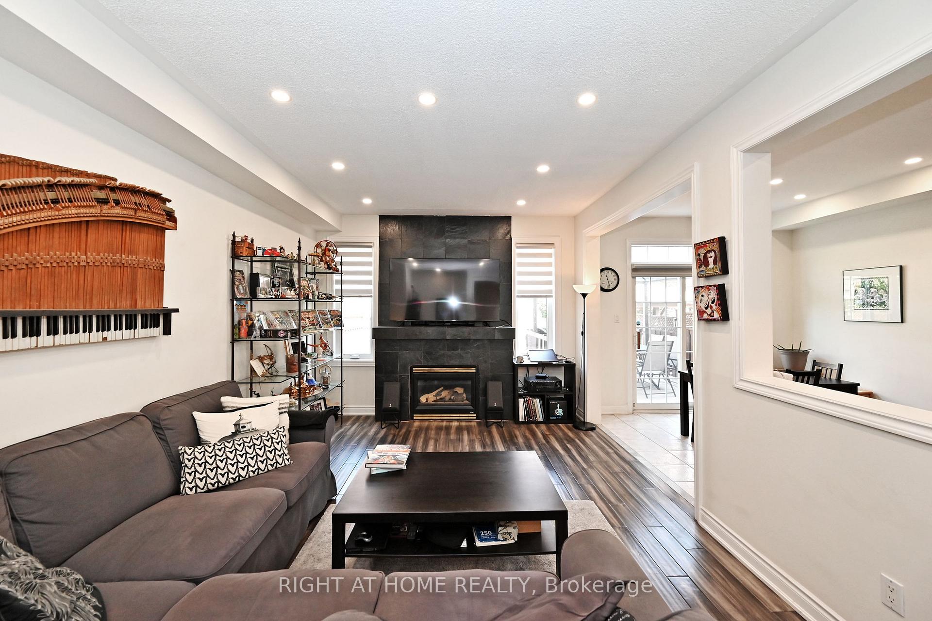 Photo 5 of 72 Wildberry Crescent, Vaughan, Vellore Village — HOMEH