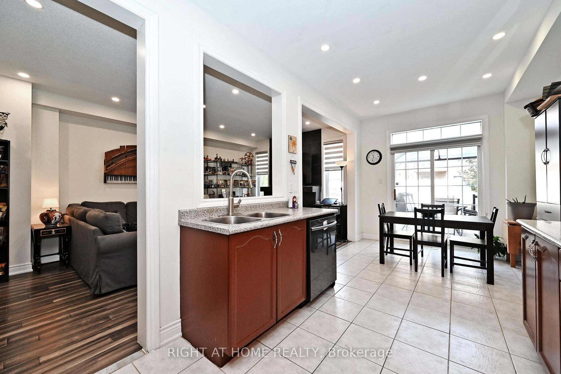 Photo 27 of 72 Wildberry Crescent, Vaughan, Vellore Village — HOMEH