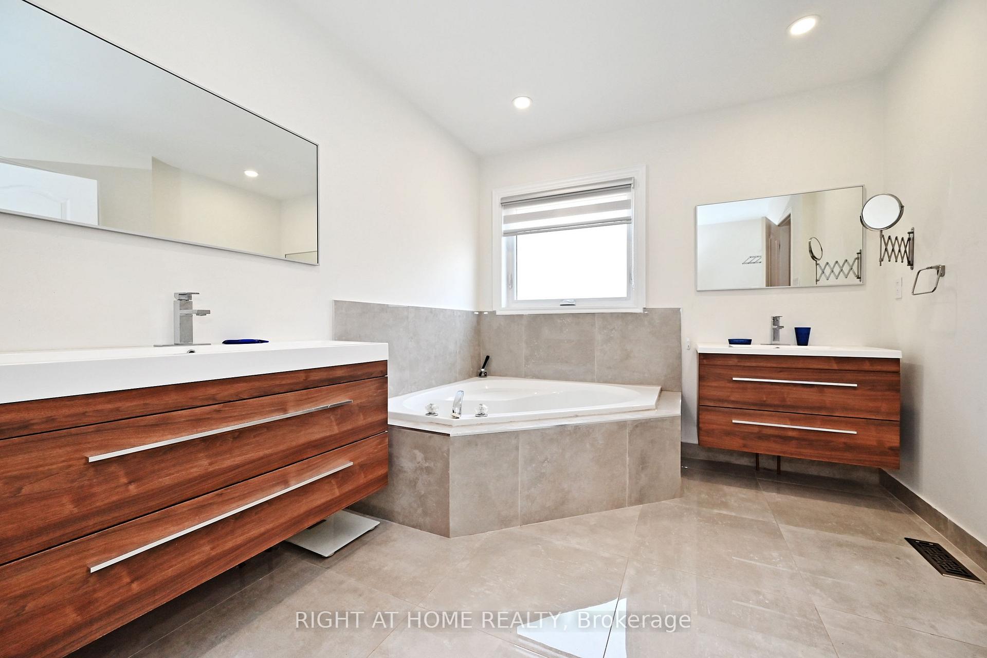 Photo 30 of 72 Wildberry Crescent, Vaughan, Vellore Village — HOMEH