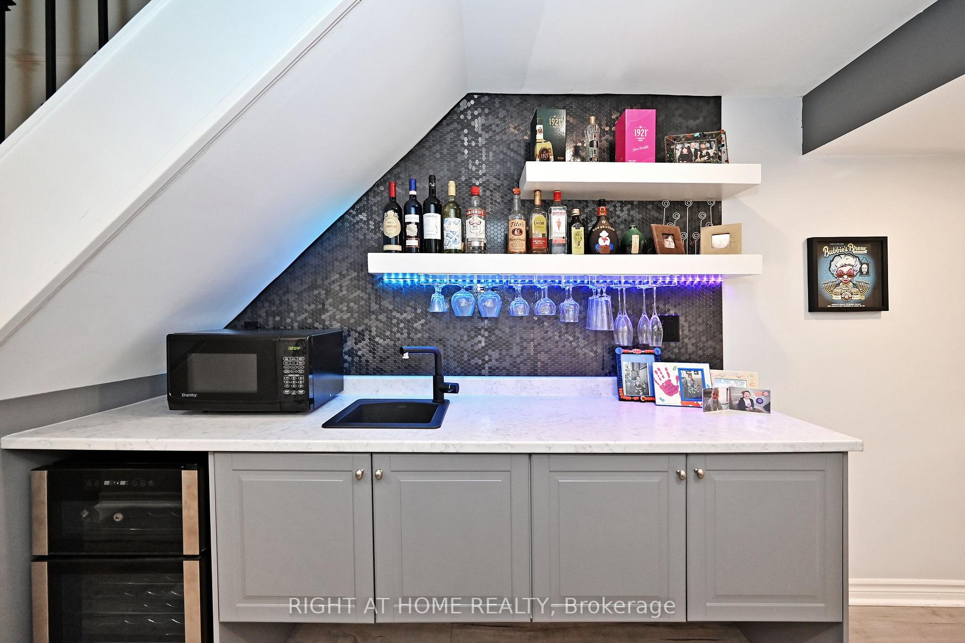 Photo 42 of 72 Wildberry Crescent, Vaughan, Vellore Village — HOMEH
