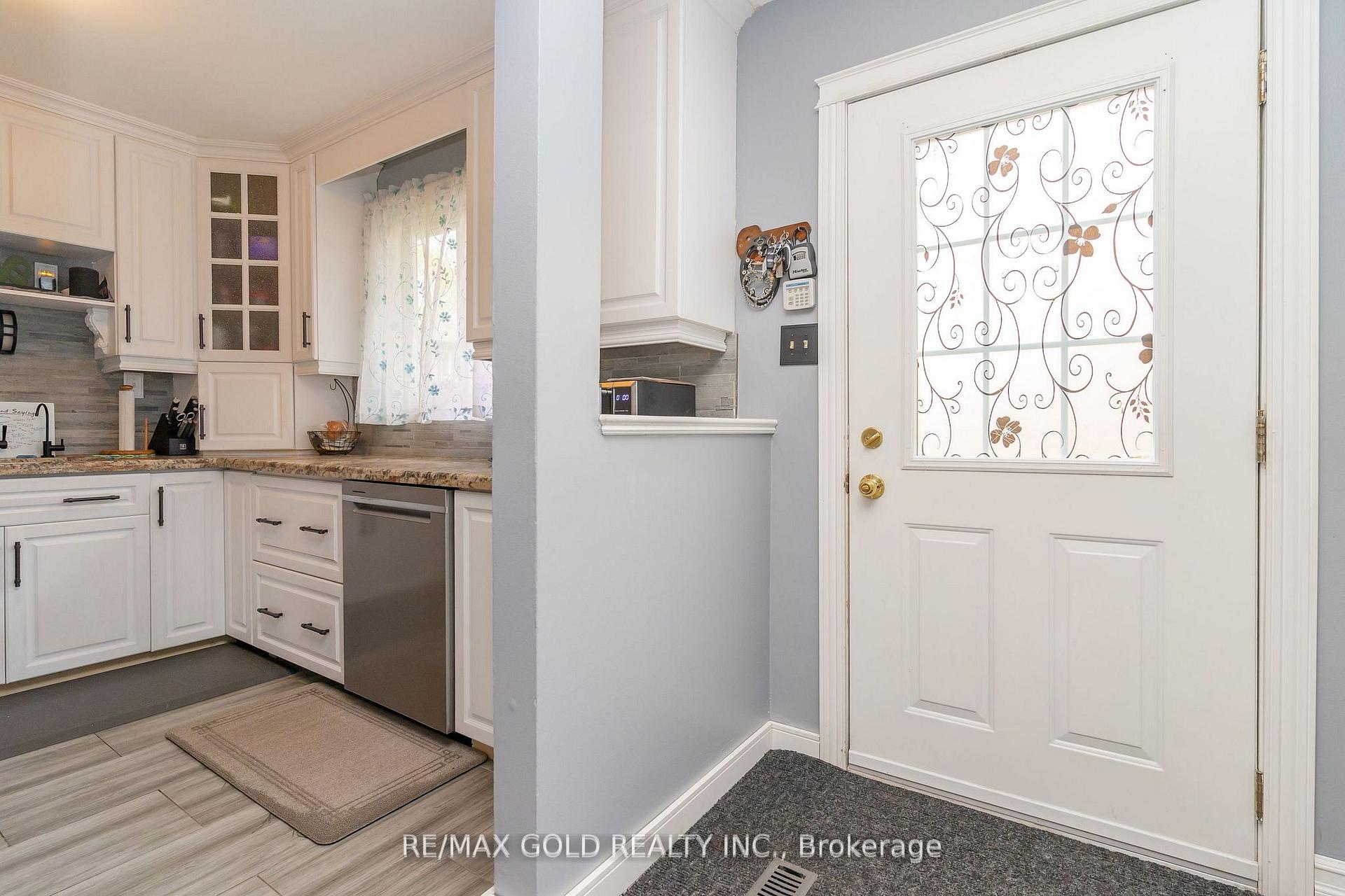 Photo 3 of Unit 110, 45 Hansen Road N, Brampton, Madoc — HOMEH