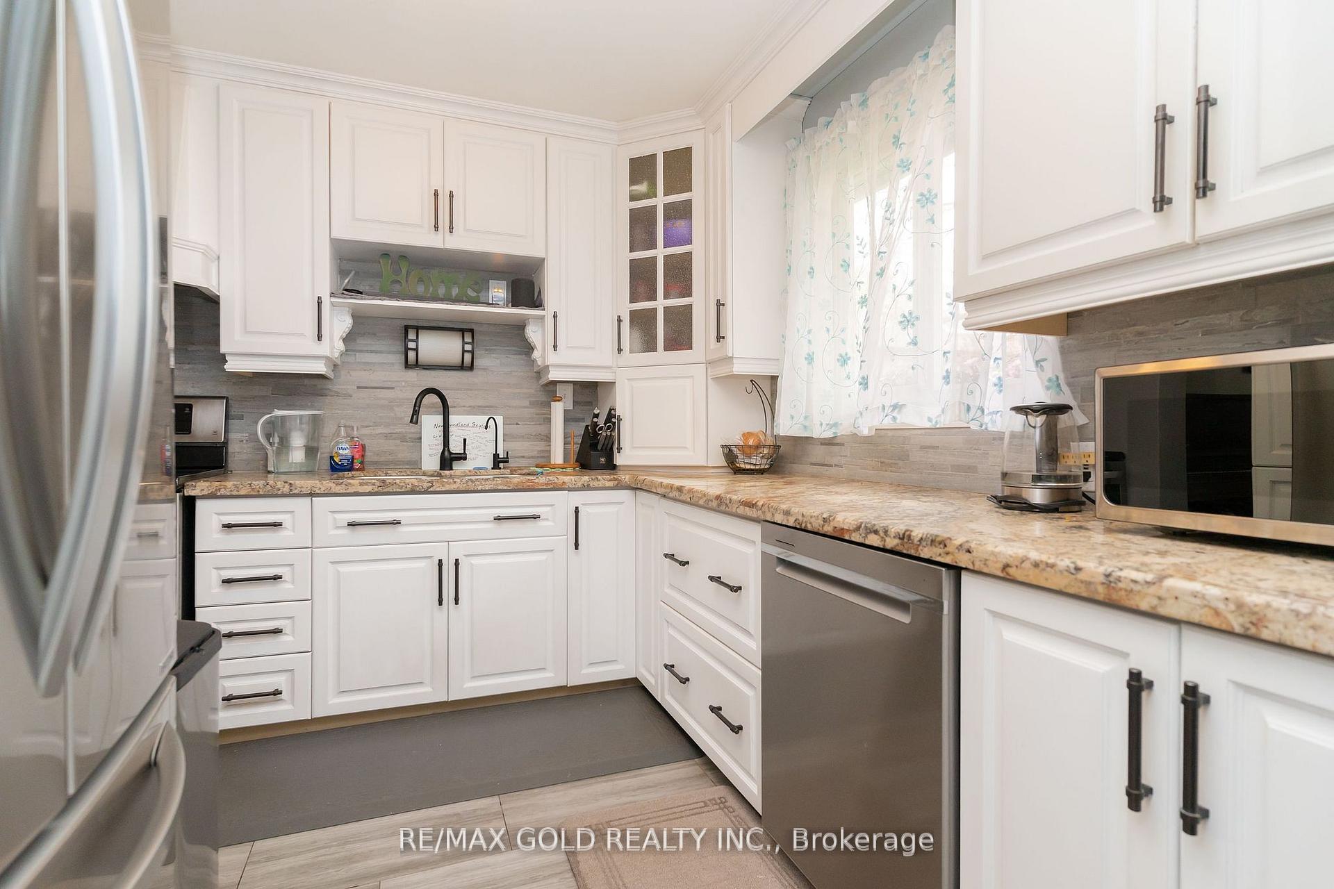 Photo 5 of Unit 110, 45 Hansen Road N, Brampton, Madoc — HOMEH