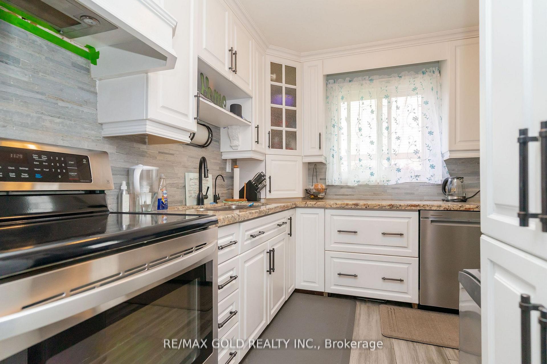 Photo 9 of Unit 110, 45 Hansen Road N, Brampton, Madoc — HOMEH