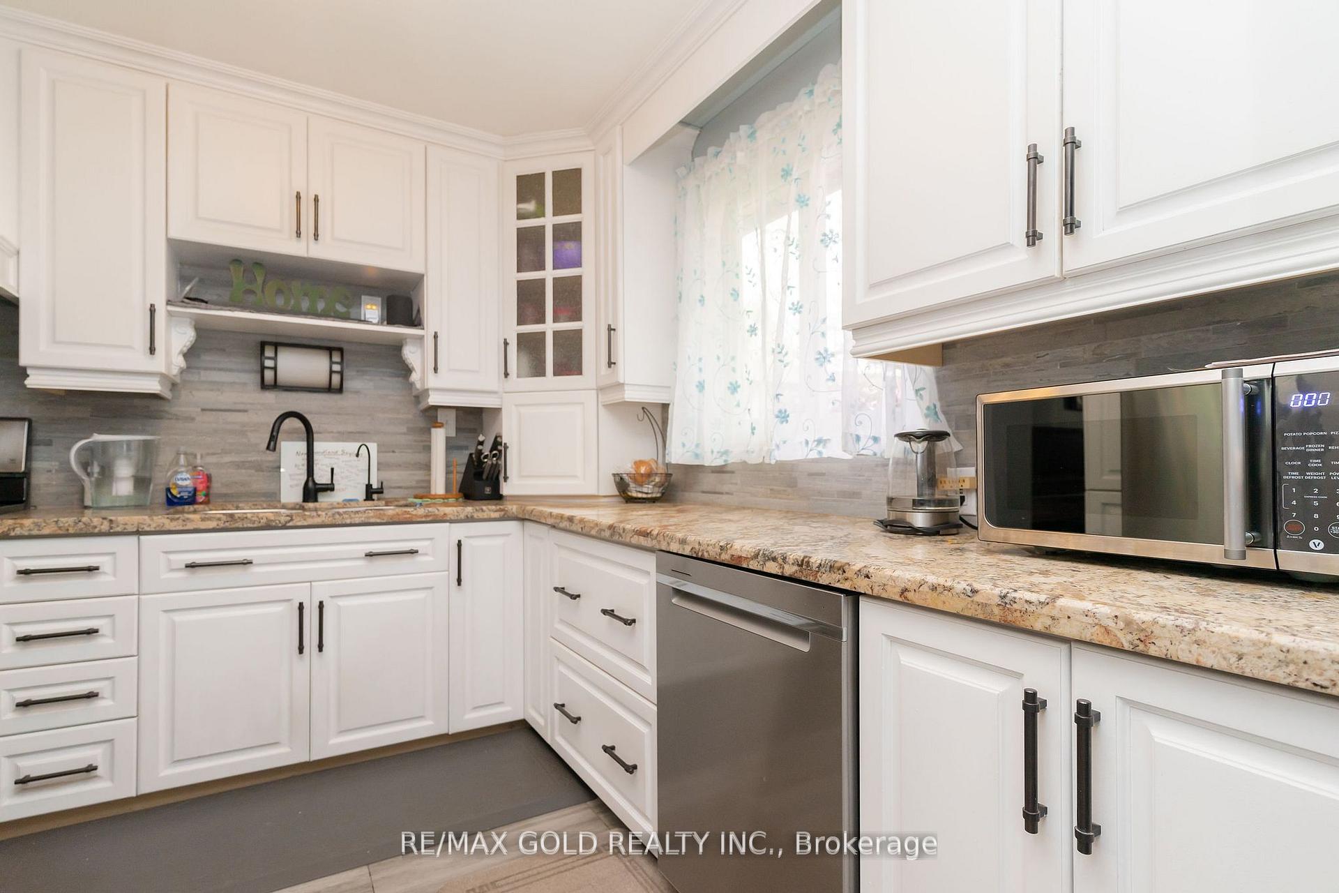 Photo 8 of Unit 110, 45 Hansen Road N, Brampton, Madoc — HOMEH