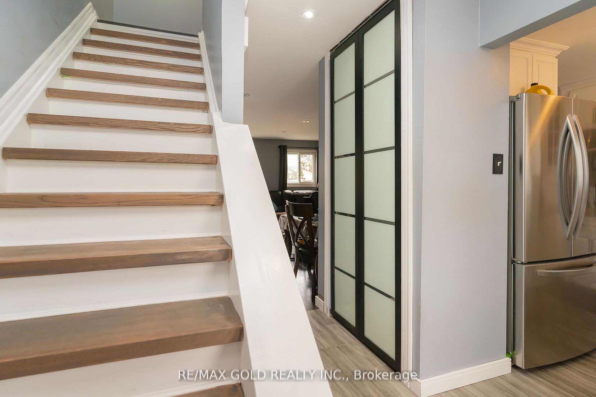 Photo 13 of Unit 110, 45 Hansen Road N, Brampton, Madoc — HOMEH