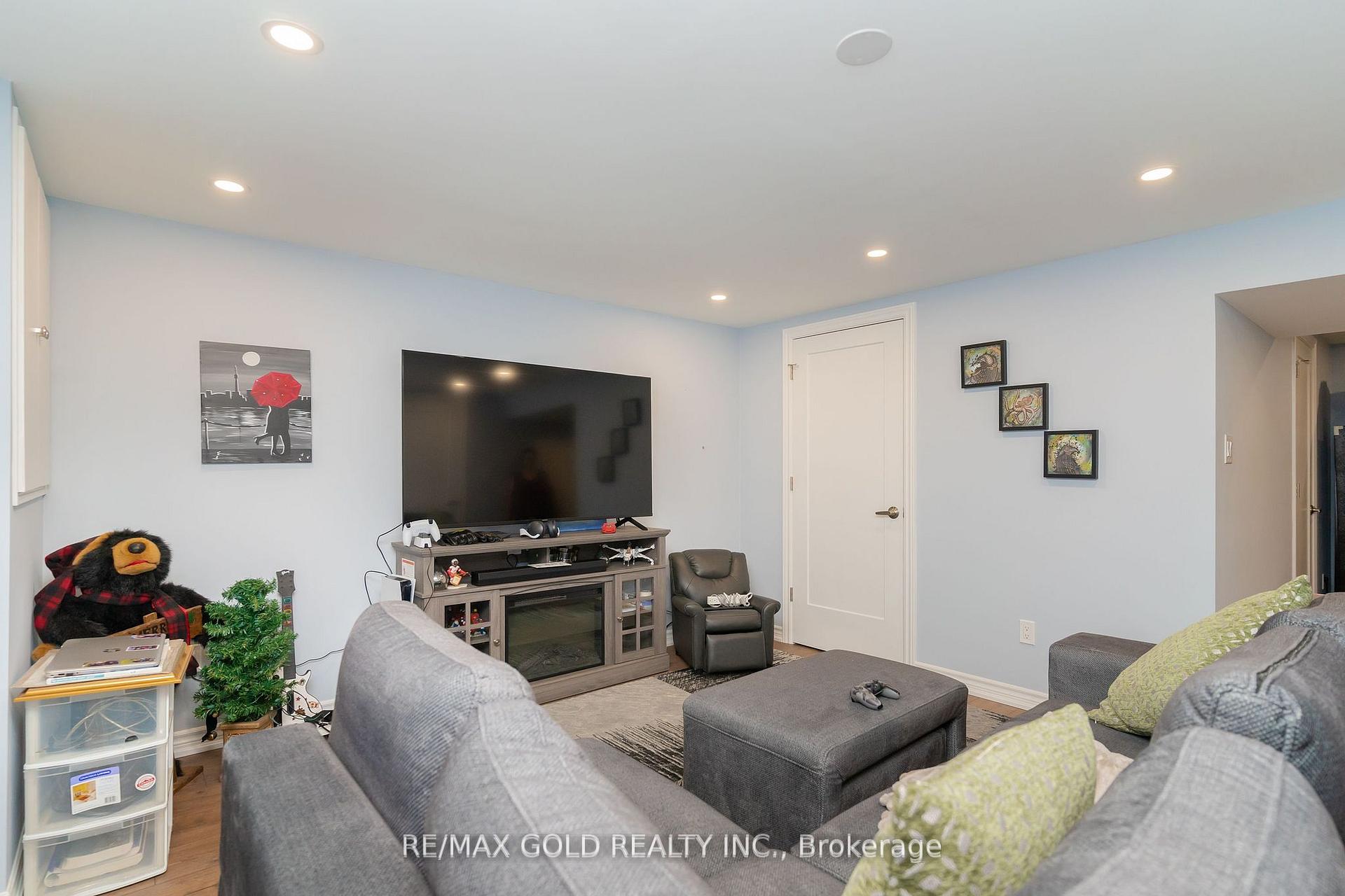 Photo 29 of Unit 110, 45 Hansen Road N, Brampton, Madoc — HOMEH