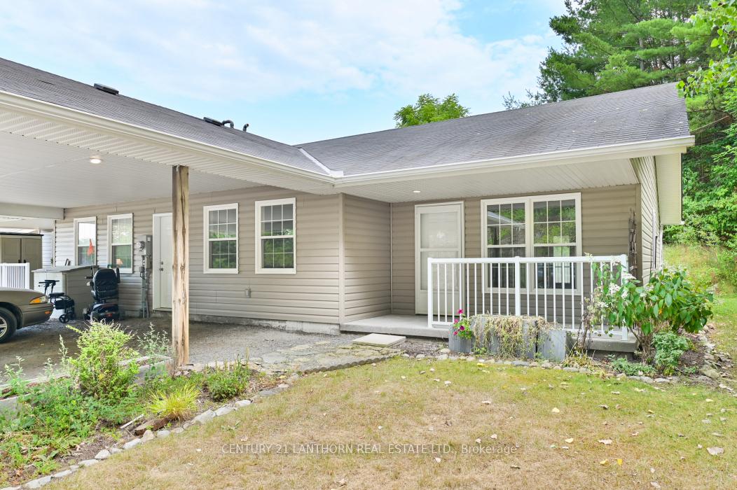 Photo 4 of Unit 14, 494 Metcalf Street, Tweed, Tweed (Village) — HOMEH